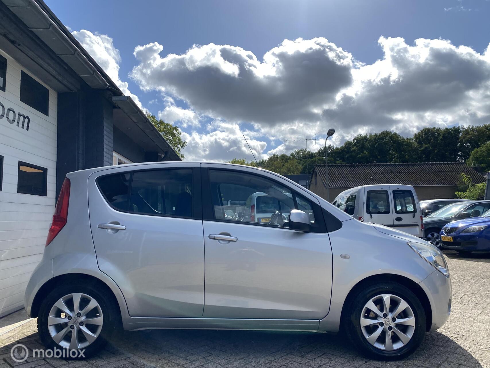 Foto van Opel Agila