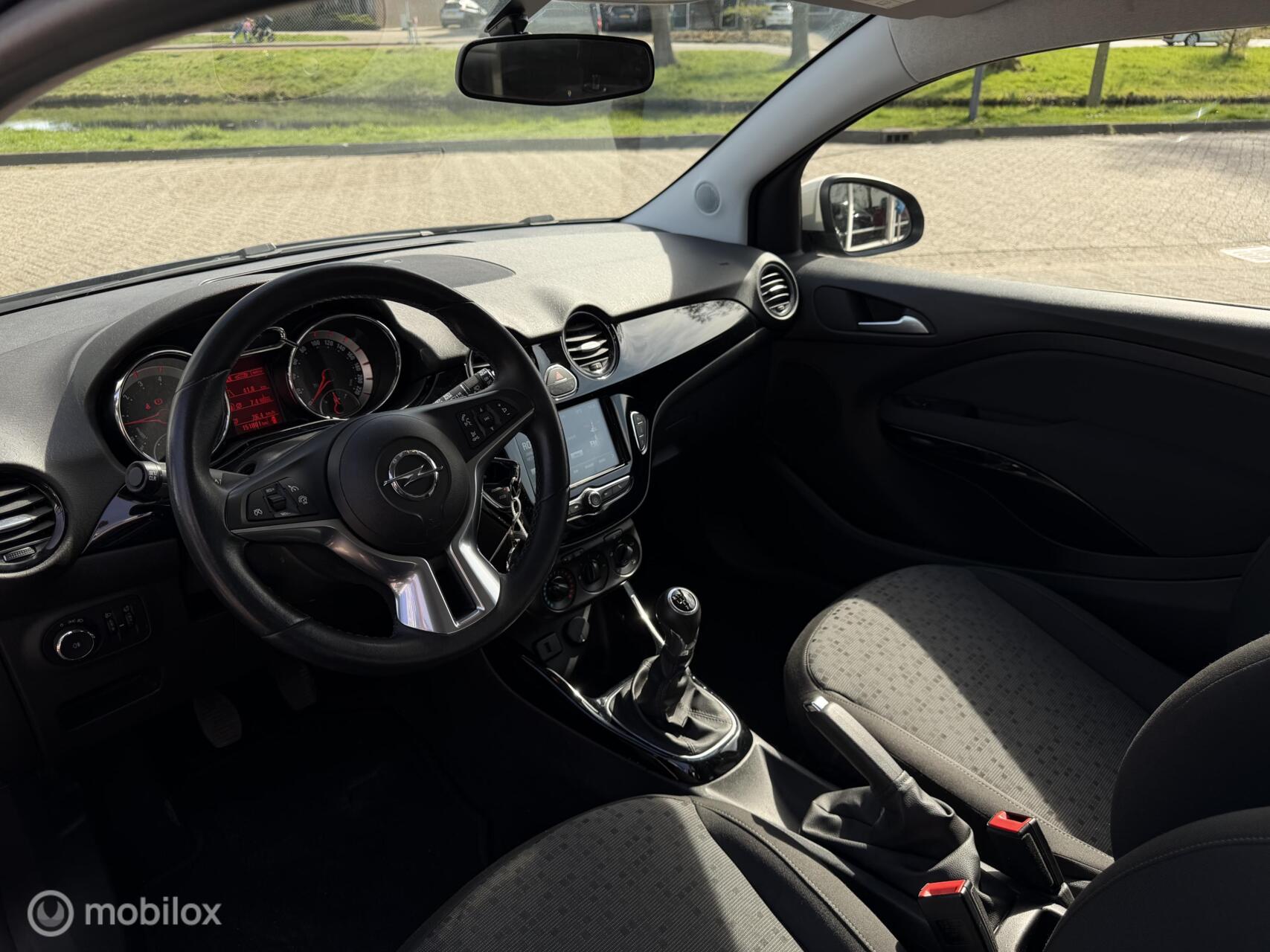 Foto van Opel Adam