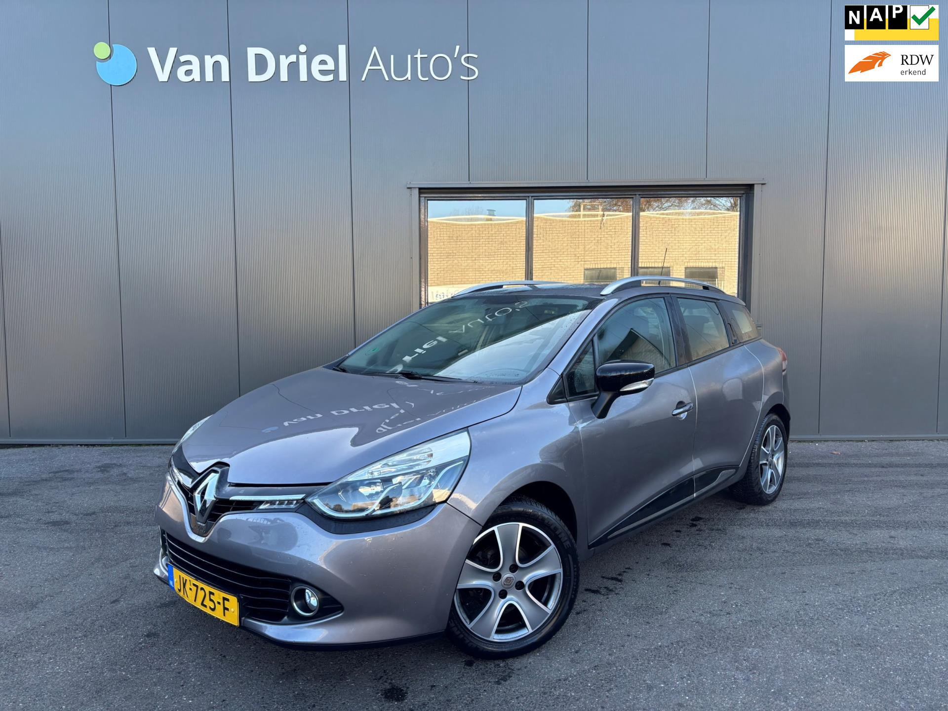 Renault Clio TCe 90 Expression / Navigatie / Airco! 2016 - voorkant