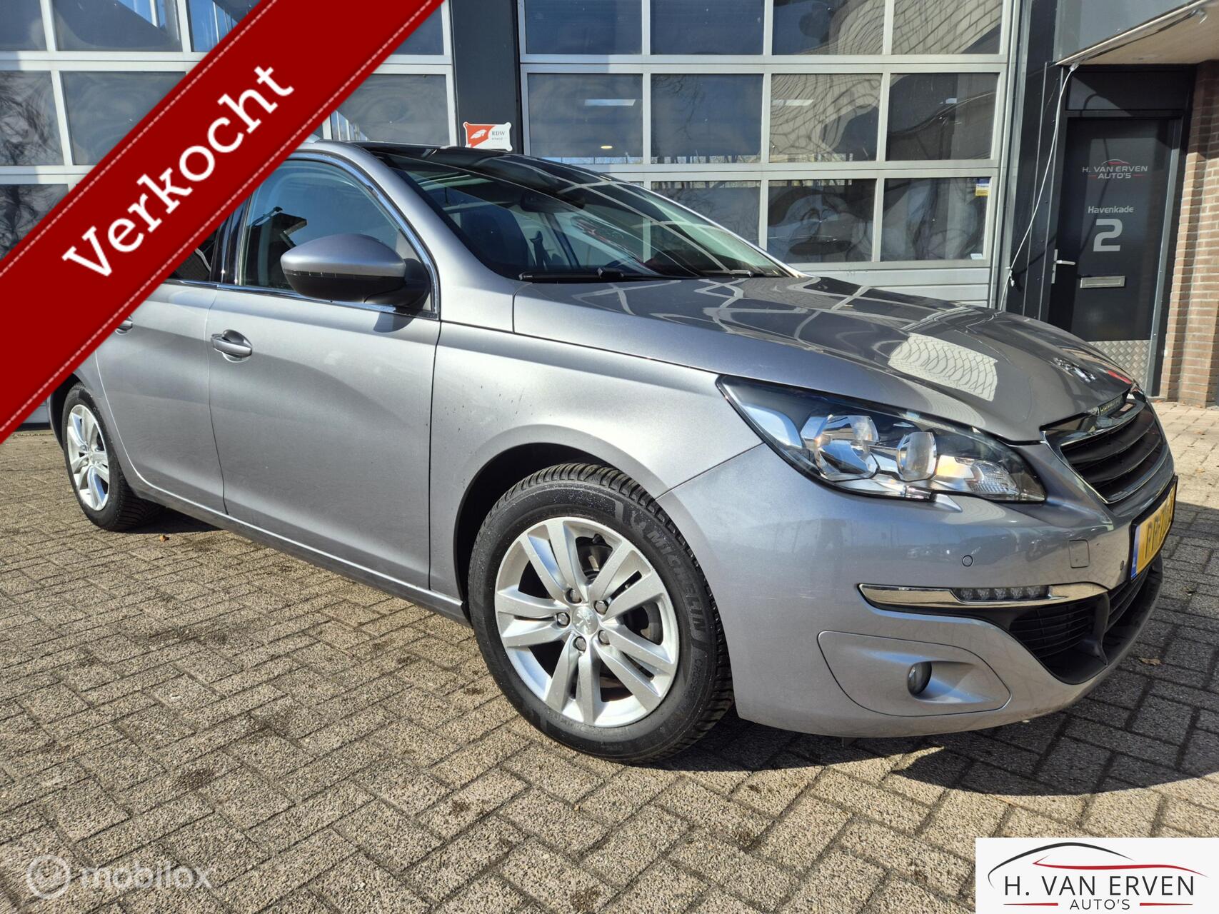Peugeot 308 1.2 PANORAMADAK NAVI PDC CRUISE NAP 2017 - voorkant