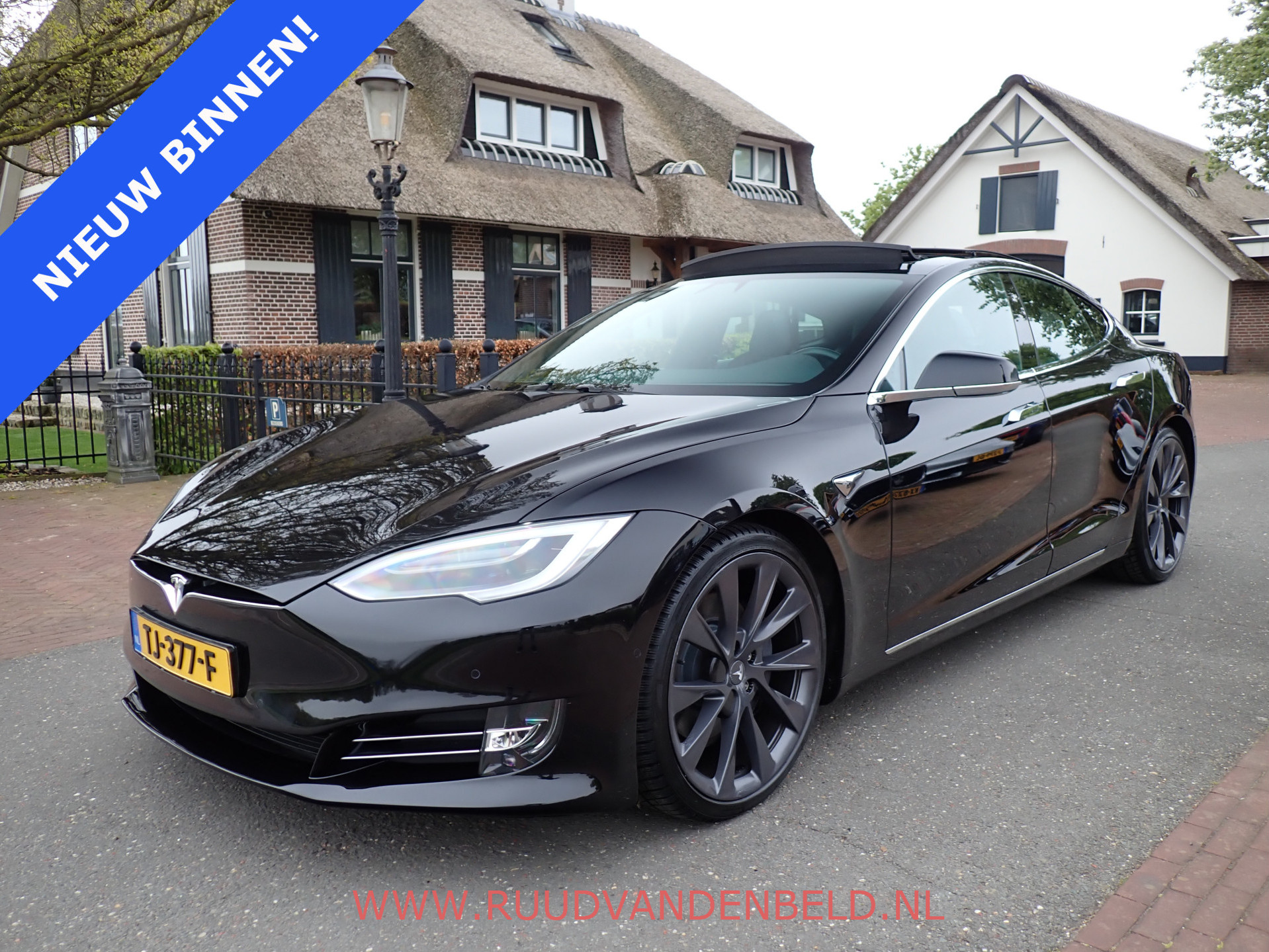 Foto van TESLA MODEL S