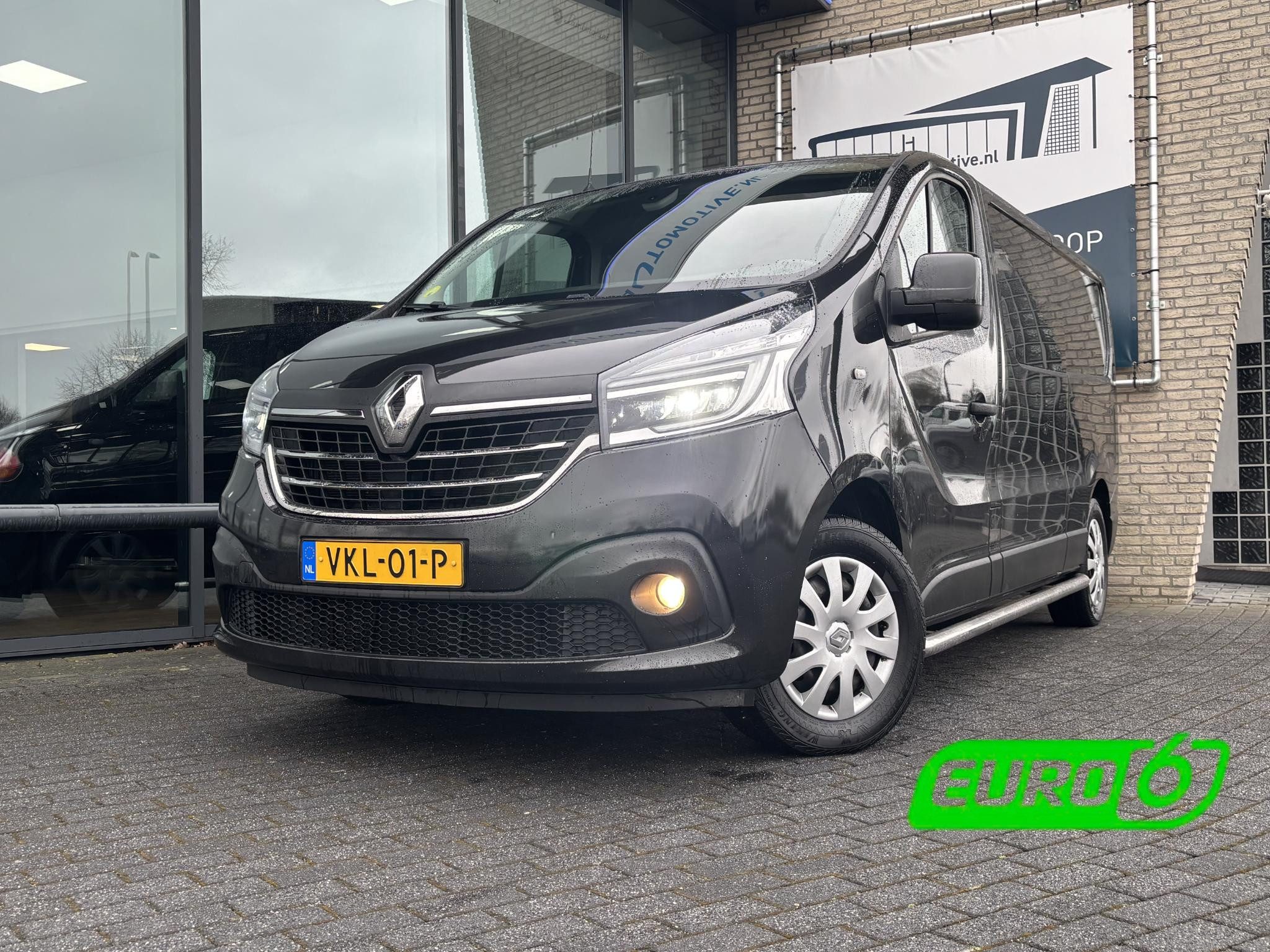 Renault Trafic 2.0 dCi L2H1 DC*5-PERS*AUTOM.*ECC*CRUISE*NAVI*CAM* 2021 - voorkant