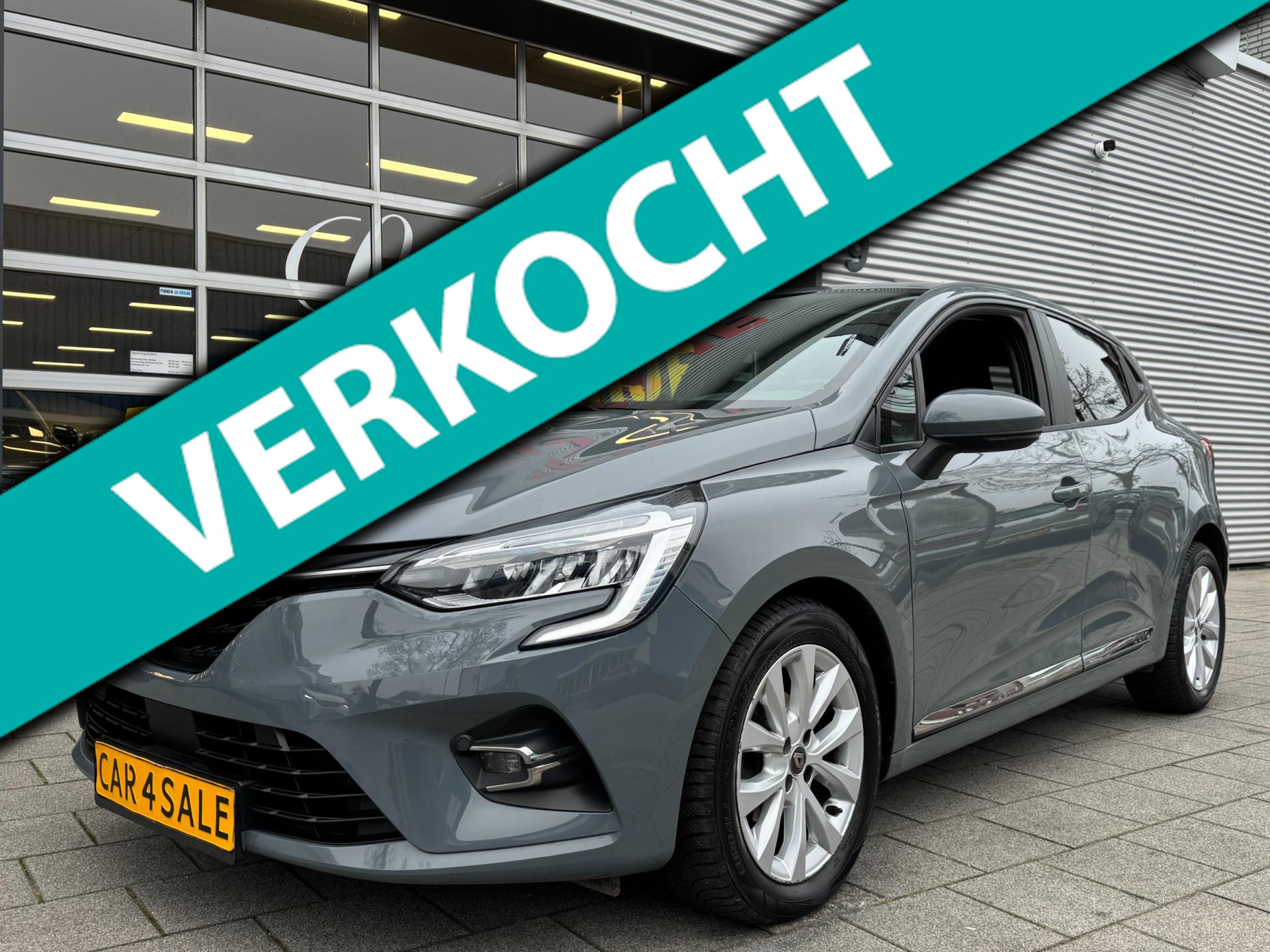 Renault Clio 1.0 TCe Intens - Navigatie / Apple CarPlay I Airco I Sport velgen I PDC I Stoelverwarming I Dealer onderhouden 2020 - voorkant