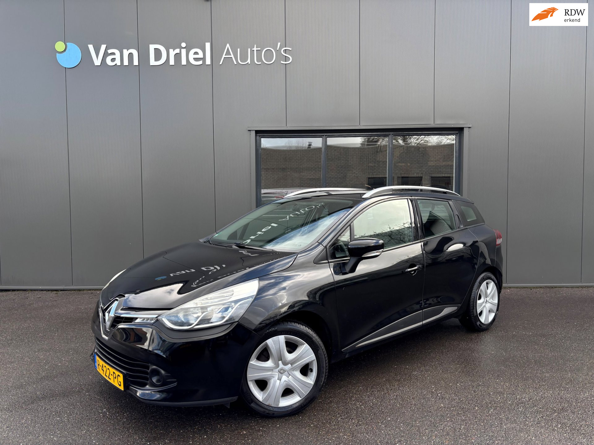 Renault Clio 1.2 16v Expression / Navigatie / Parkeersensoren achter! 2015 - voorkant