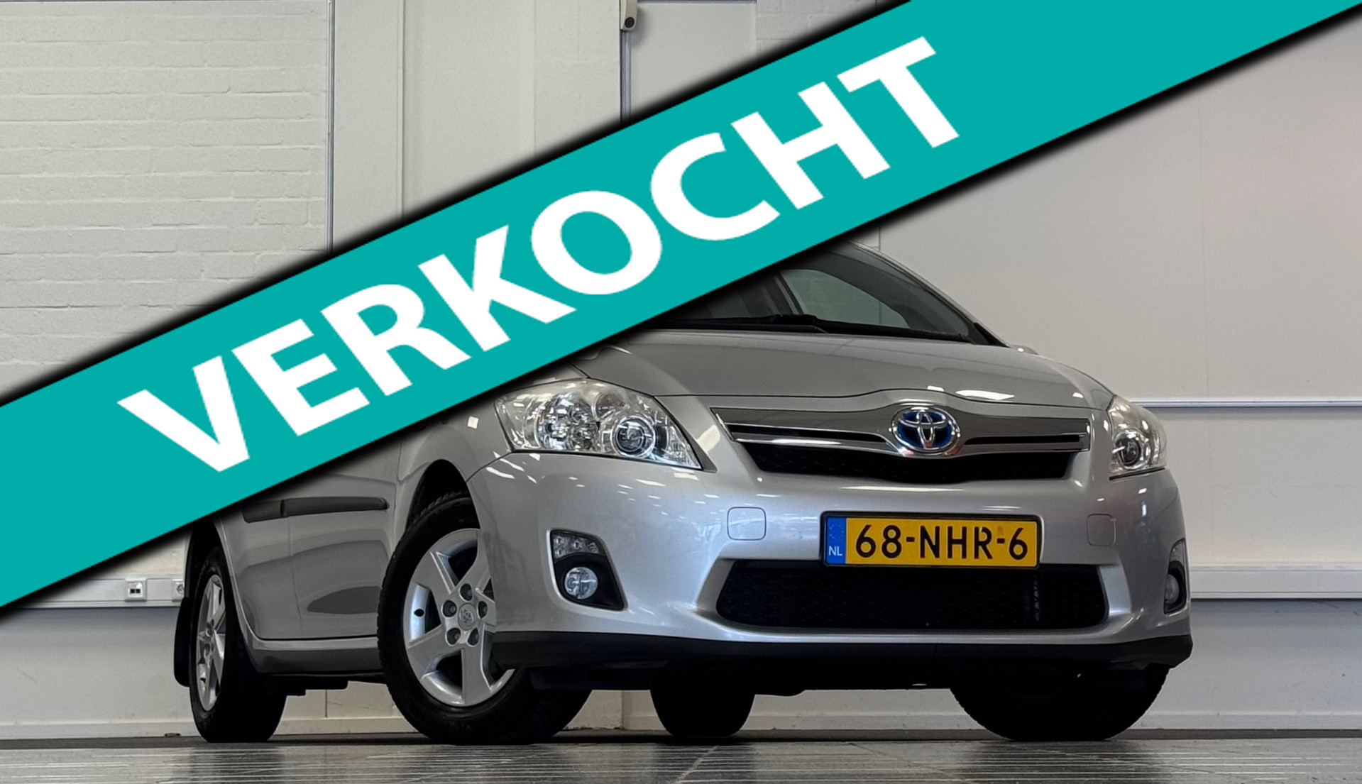 Toyota Toyota Auris 1.8 Full Hybrid Aspiration 100% Dealer onderhouden 3e  Eigenaar 2010 - voorkant
