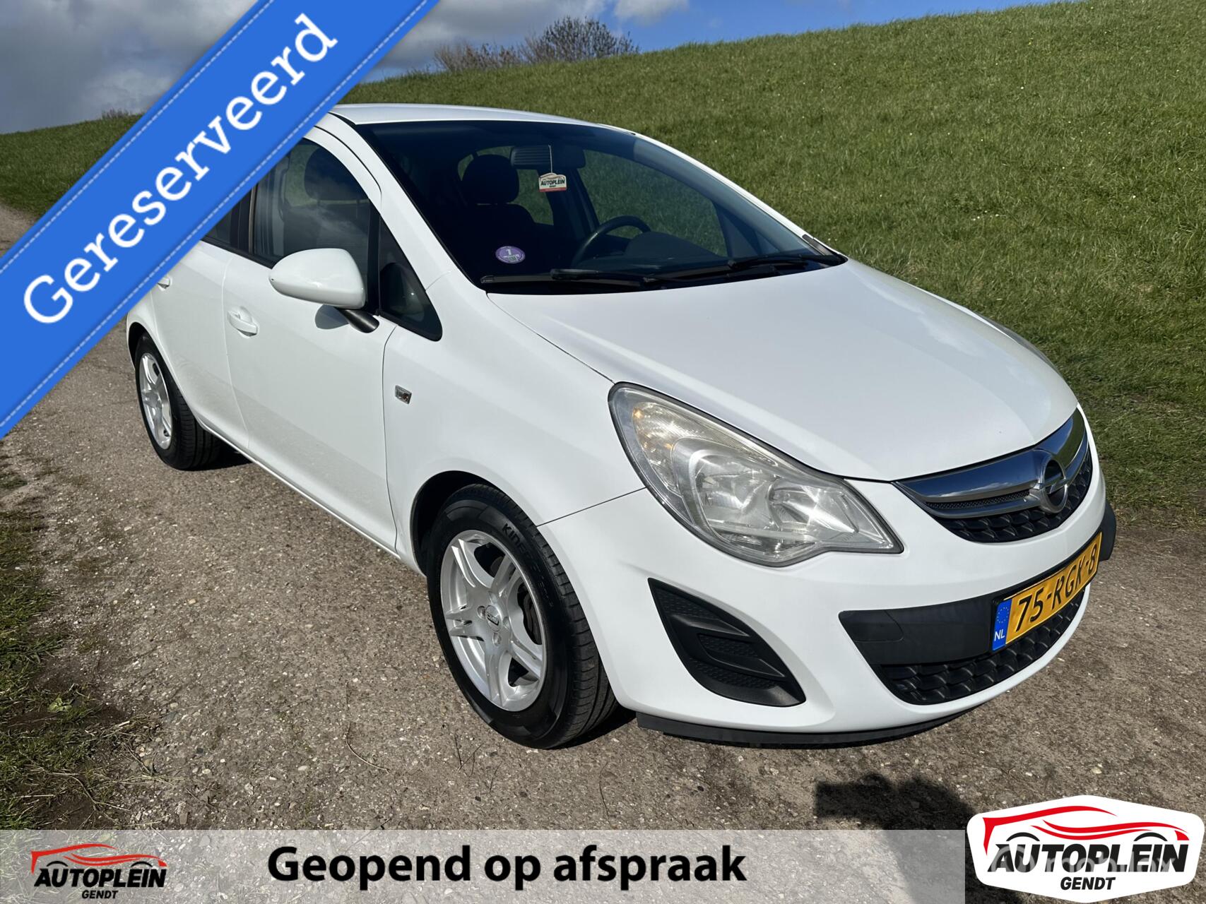 Opel Corsa 1.0-12V Edition SUPER NETJES! 2011 - voorkant