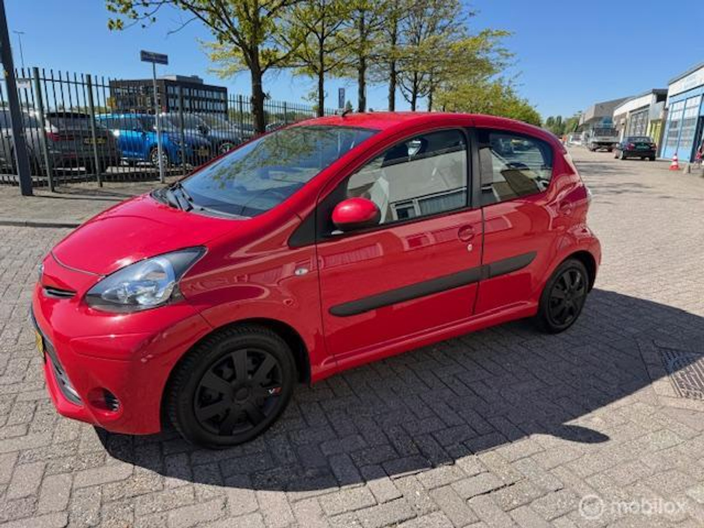 Toyota Toyota Aygo 1.0 VVT-i 5 DEURS AUTOMAAT-AIRCO-KM NAP 2012 - voorkant