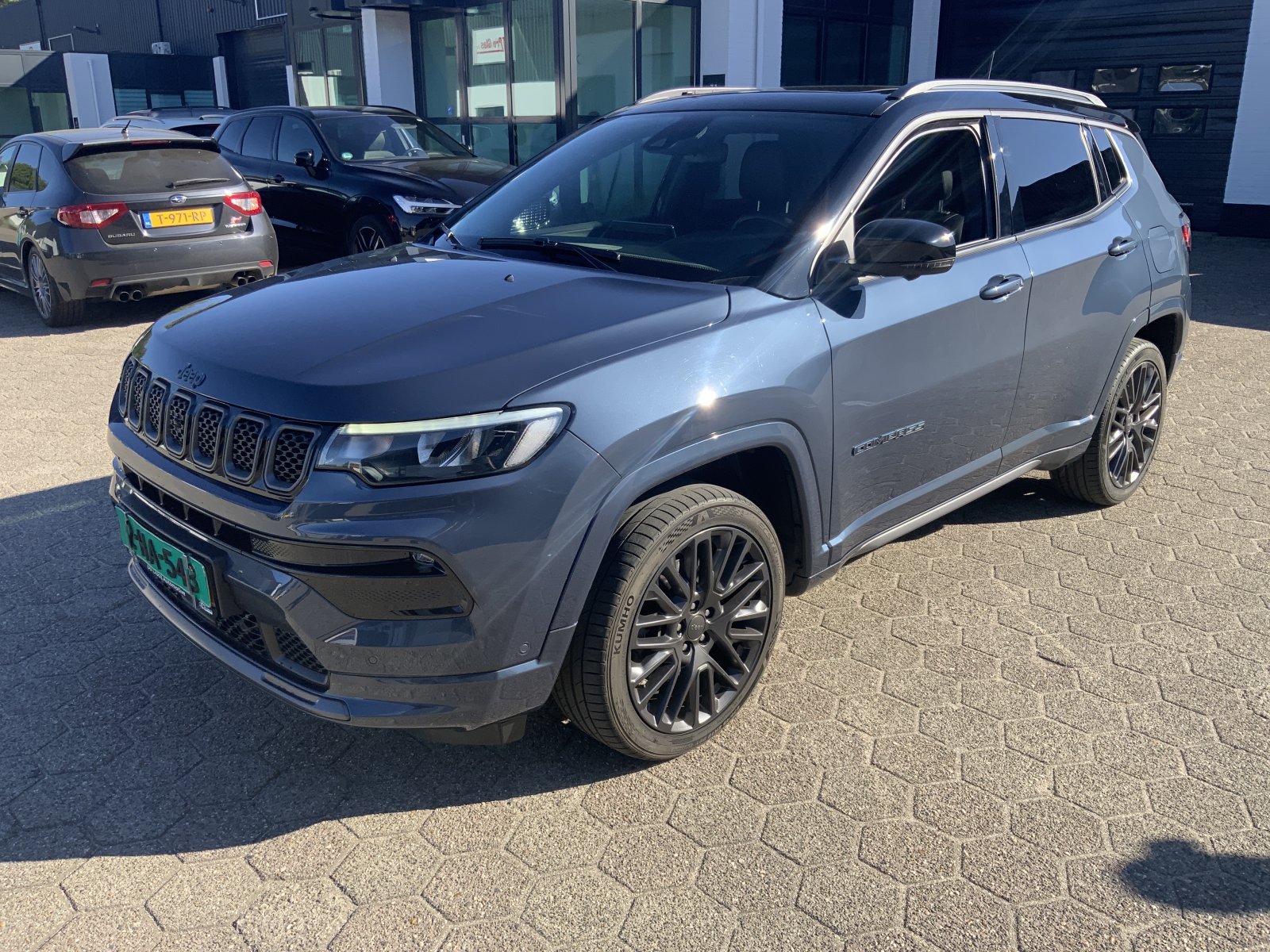 Jeep Compass 4xe 240 Plug- in S - voorkant