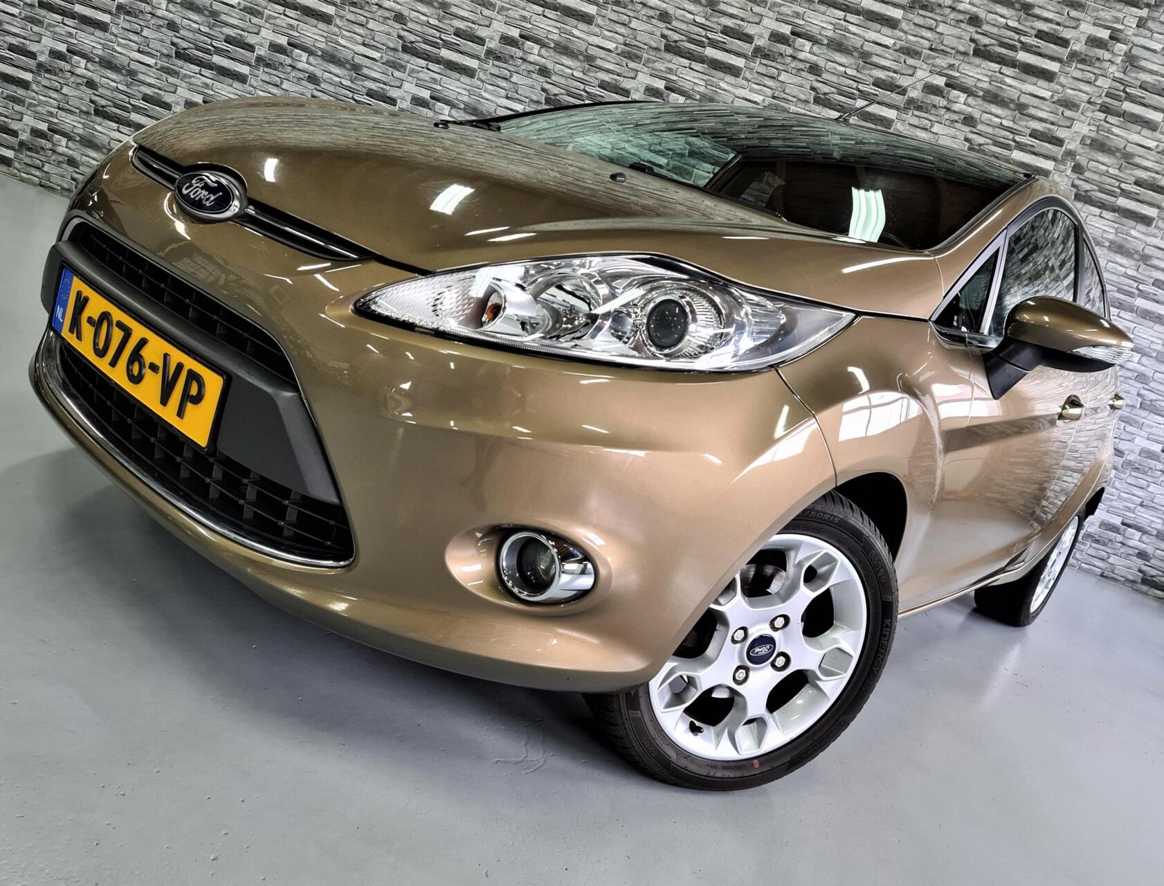 Ford Fiesta 1.25 Titanium *Brons*Leder*Stoelverwarming*LMV*! 2012 - voorkant