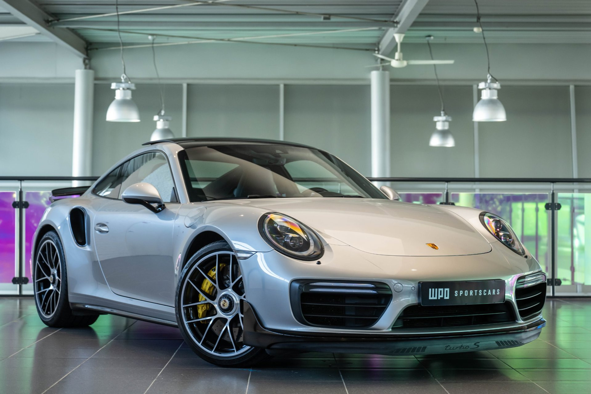 Foto van PORSCHE 911 TURBO S