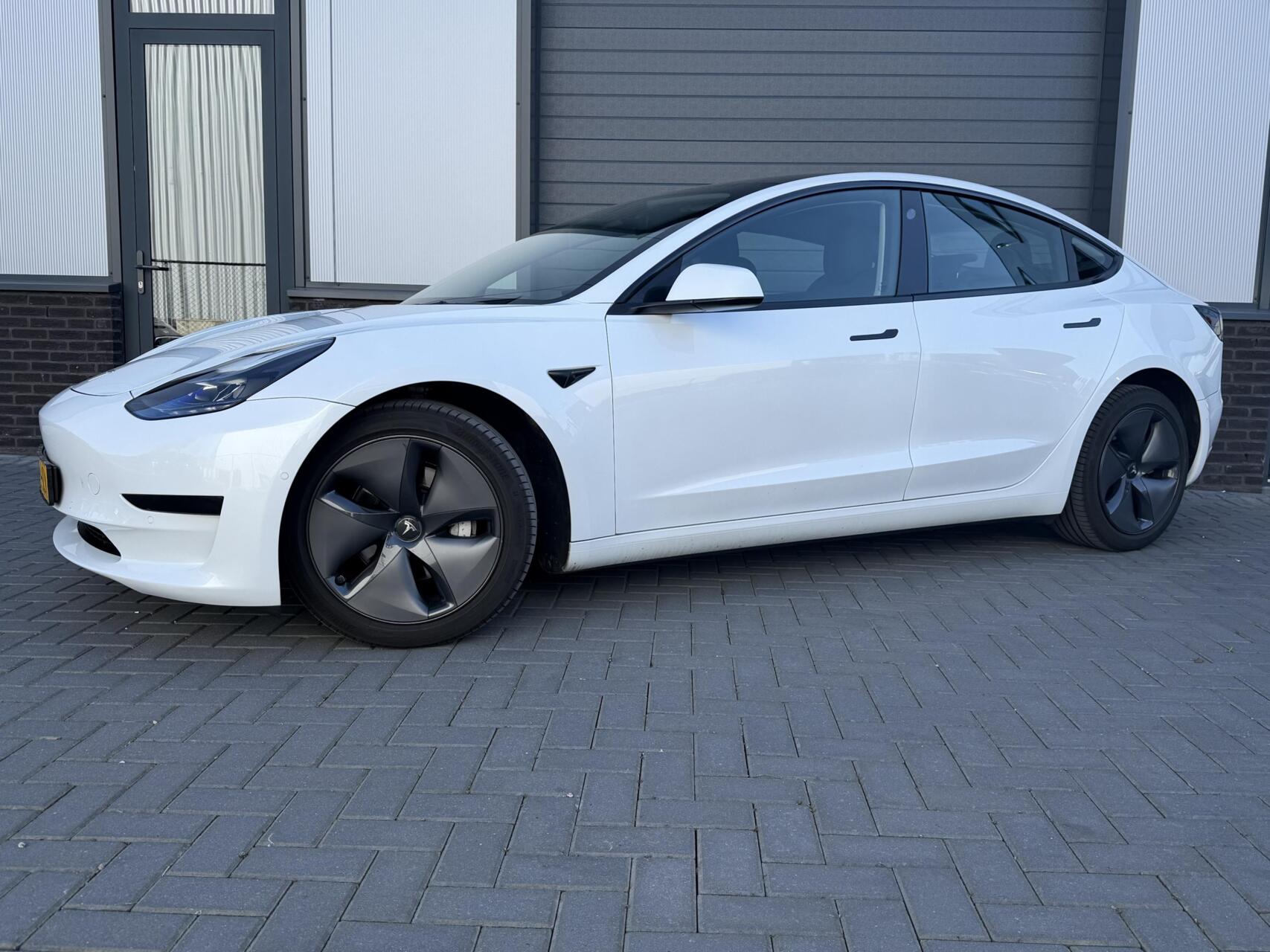 Tesla Model 3 Standard RWD Plus 60 kWh 2021 - voorkant