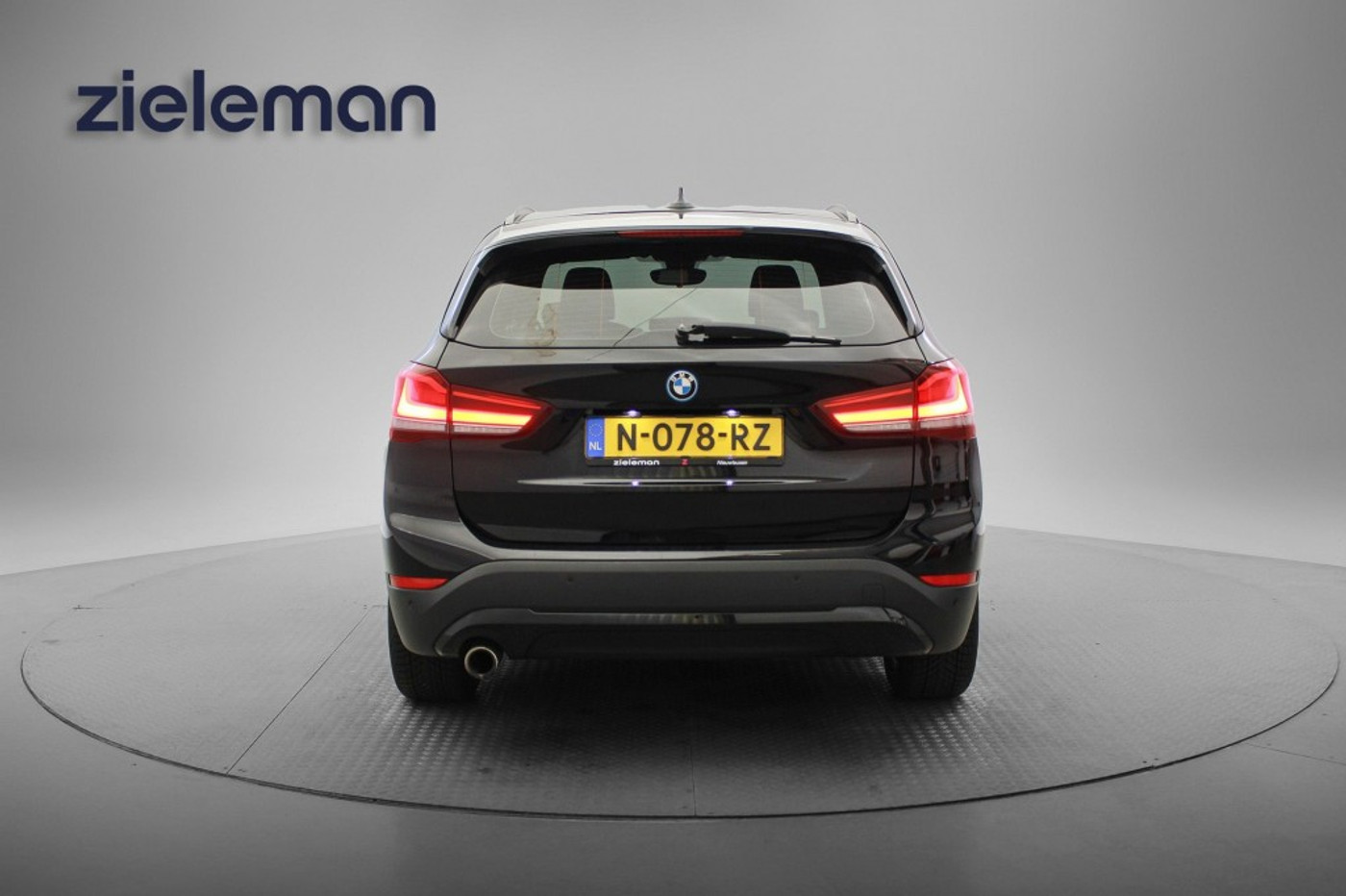 Foto van BMW X1 Xdrive25e