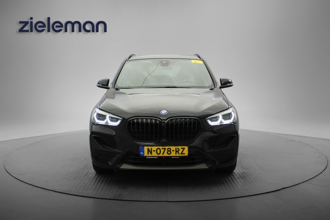 Foto van BMW X1 Xdrive25e