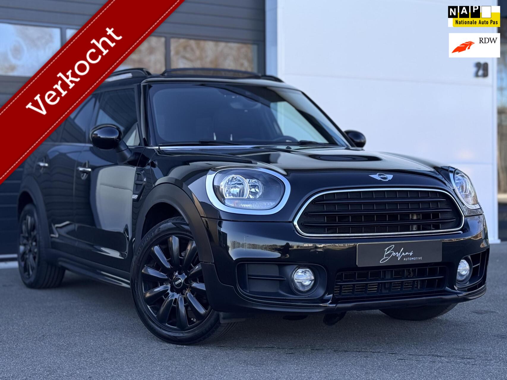 Foto van MINI COUNTRYMAN COOPER