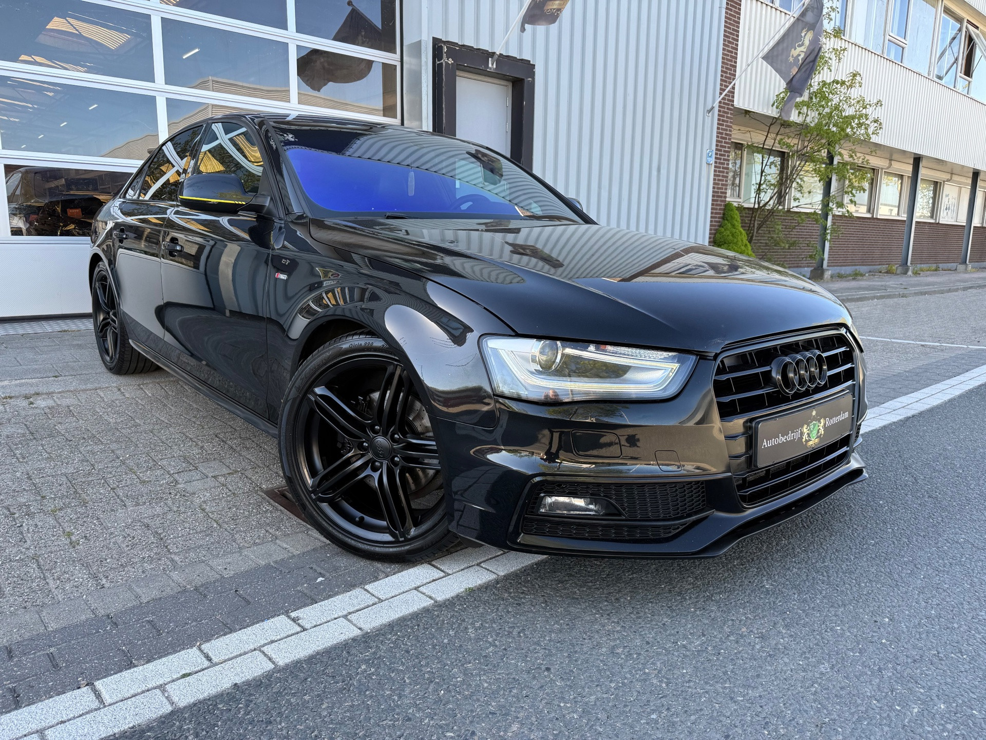 Foto van AUDI A4 LIMOUSINE