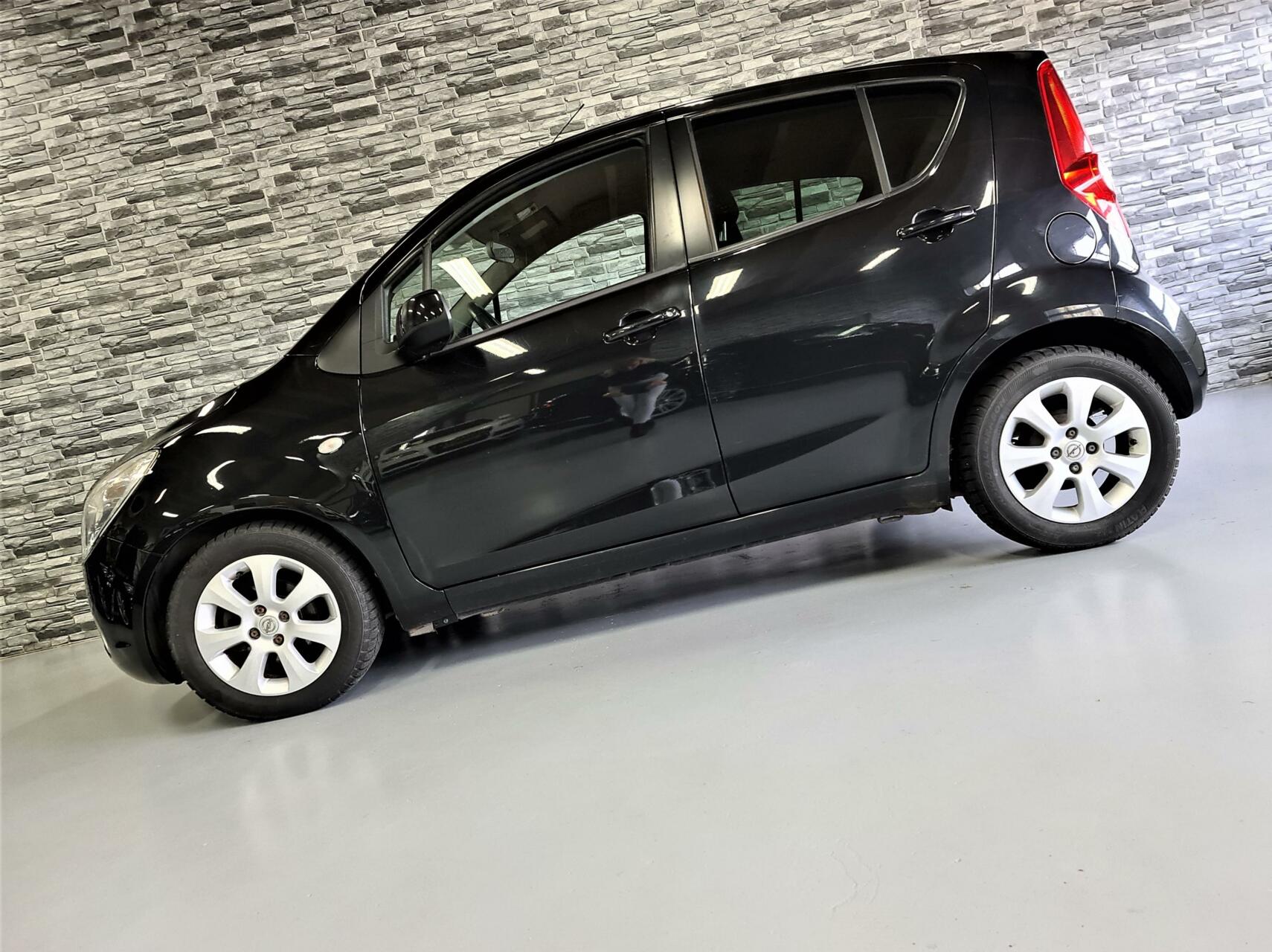 Foto van Opel Agila
