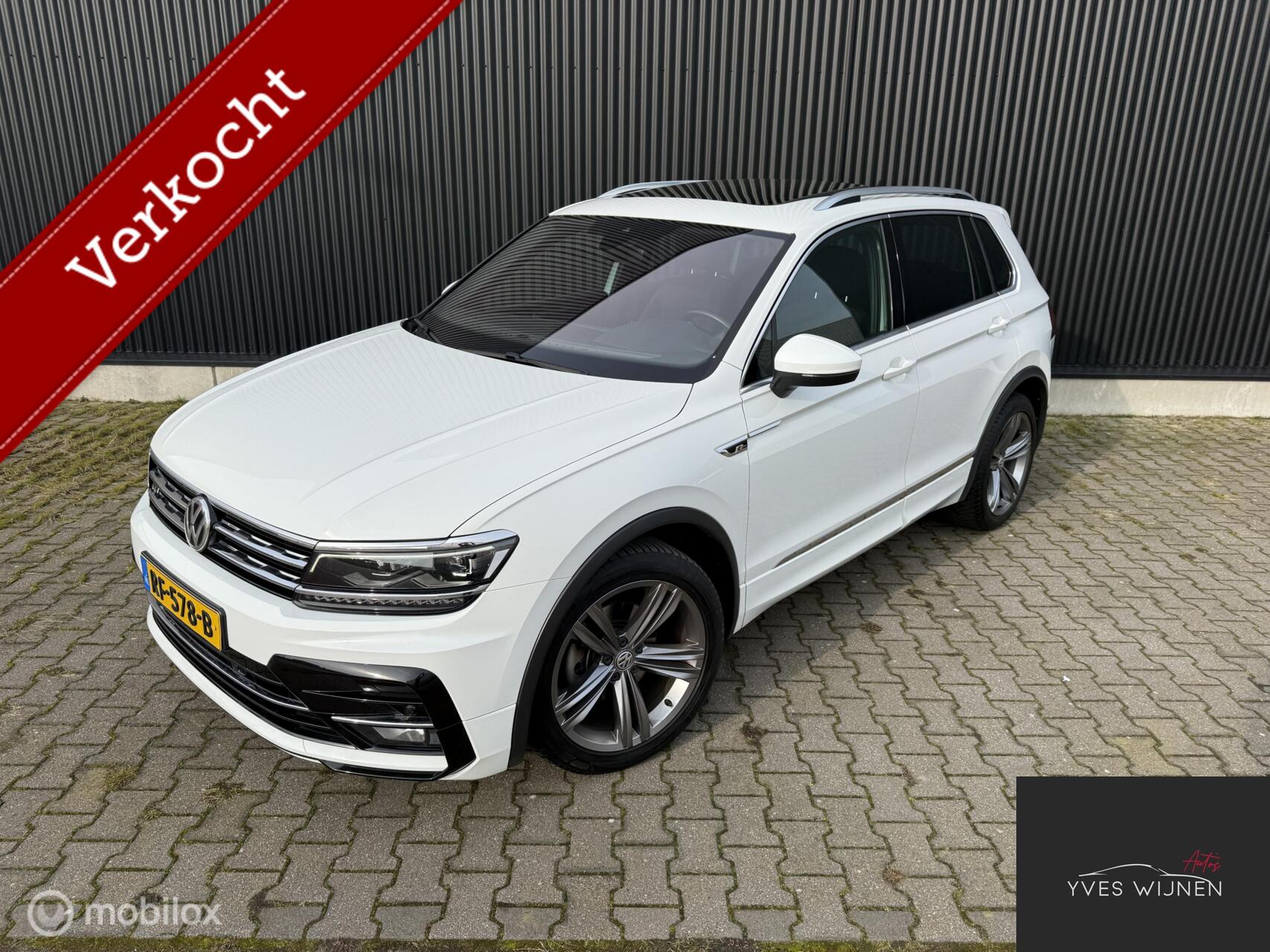 Volkswagen Tiguan 1.4 TSI R-line LED PANO DIGIDASH CARPLAY 2017 - voorkant