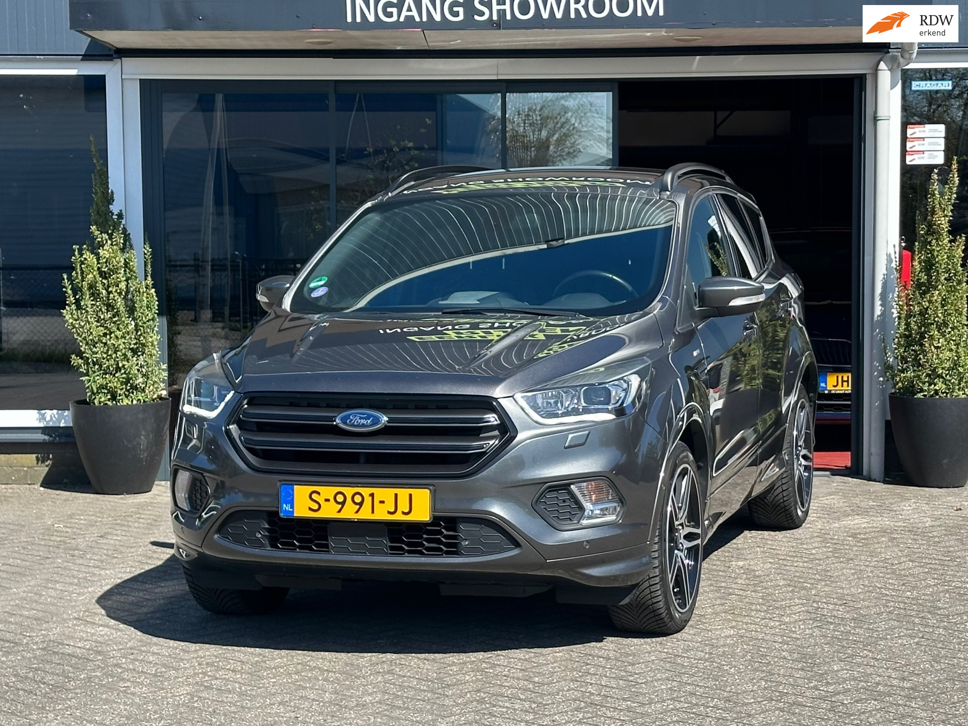 Ford Kuga 1.5 EcoBoost ST Line - Dealer onderhouden 2017 - voorkant