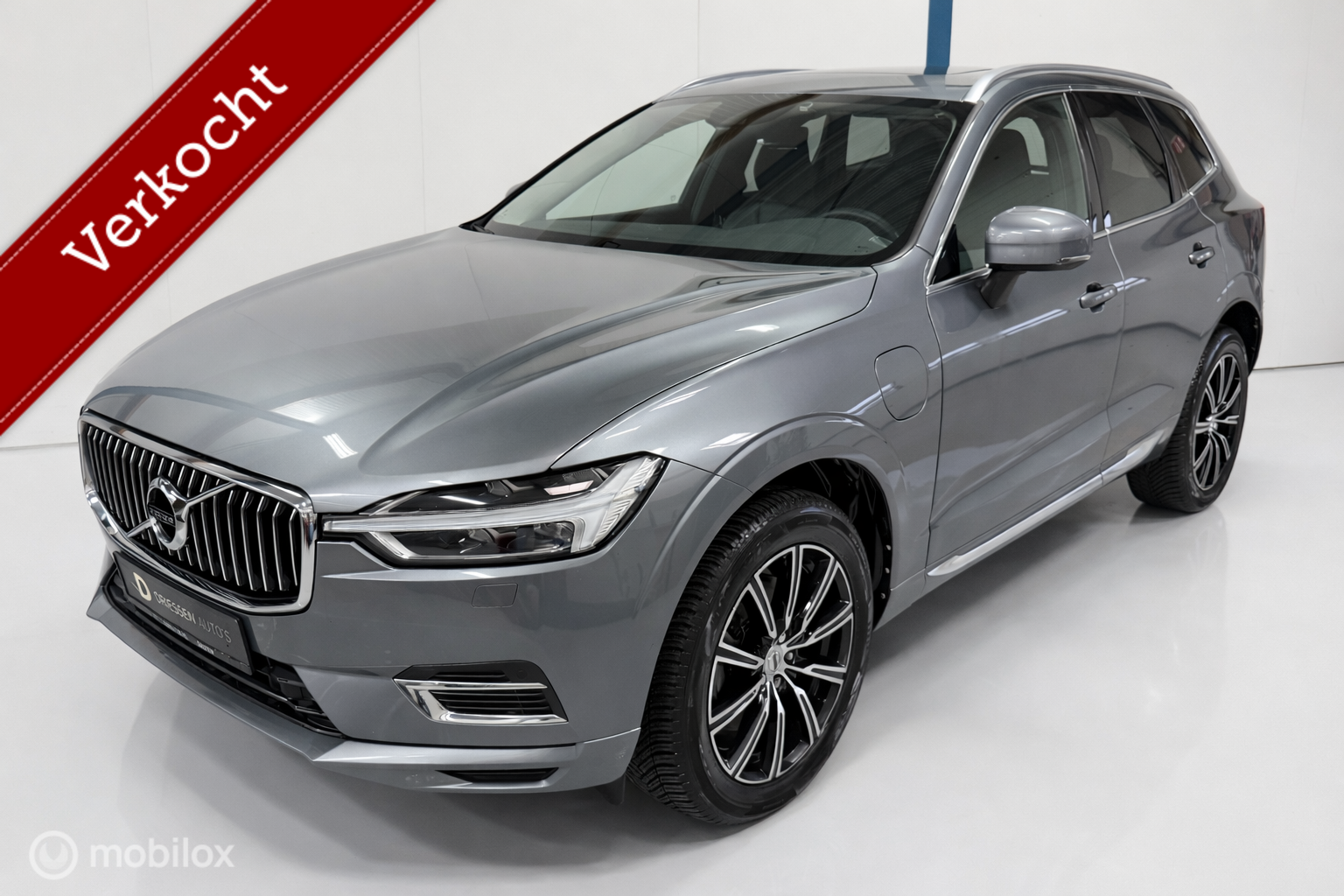 Volvo Xc60 2.0 T8 Twin Engine AWD Inscription PANO / LUCHTVERING 2017 - voorkant