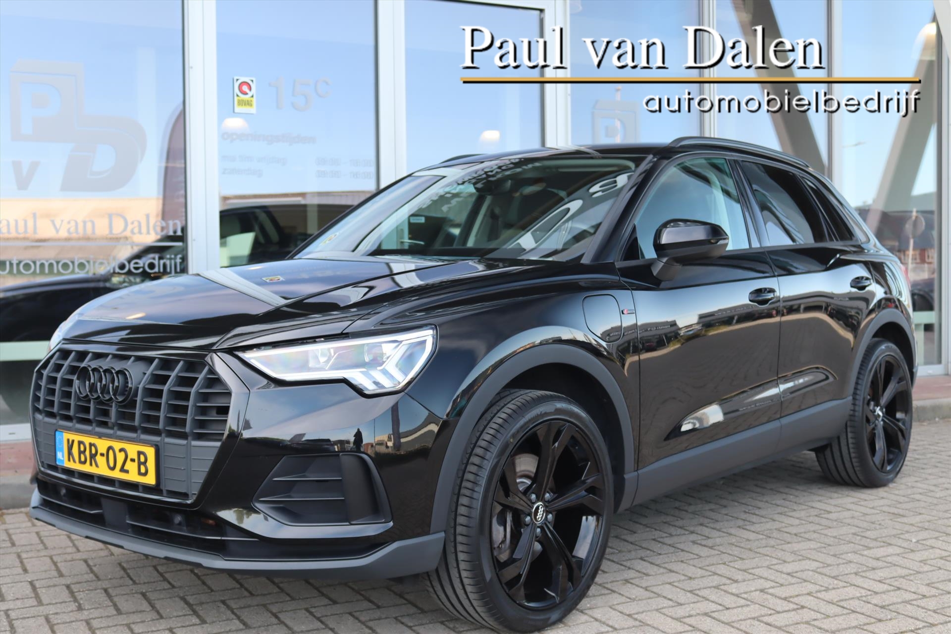 Audi Q3 E-tron 45TFSIe 245PK PHEV AUTOMAAT BLACK E.D. Trekhaak | Navi Carplay | Adapt.Cruise | Electr.Klep | Digitaal Cockpit | 20 Inch Lm | 2023 - voorkant