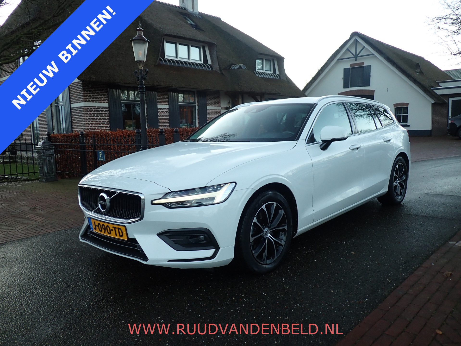 Volvo V60 2.0 B3 2020 - voorkant