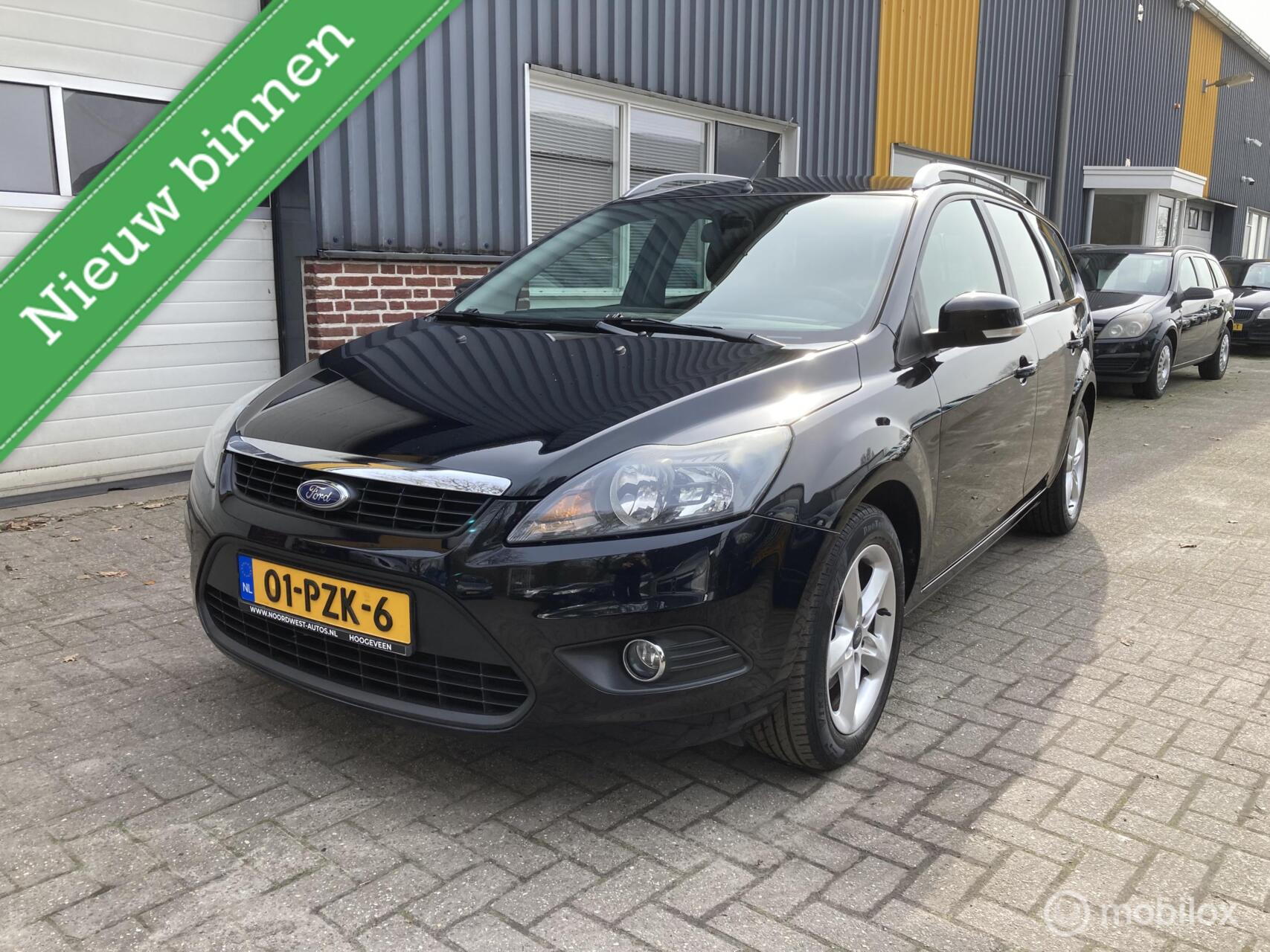 Ford Focus 1.6 Comfort ZEER NETJES! 2011 - voorkant