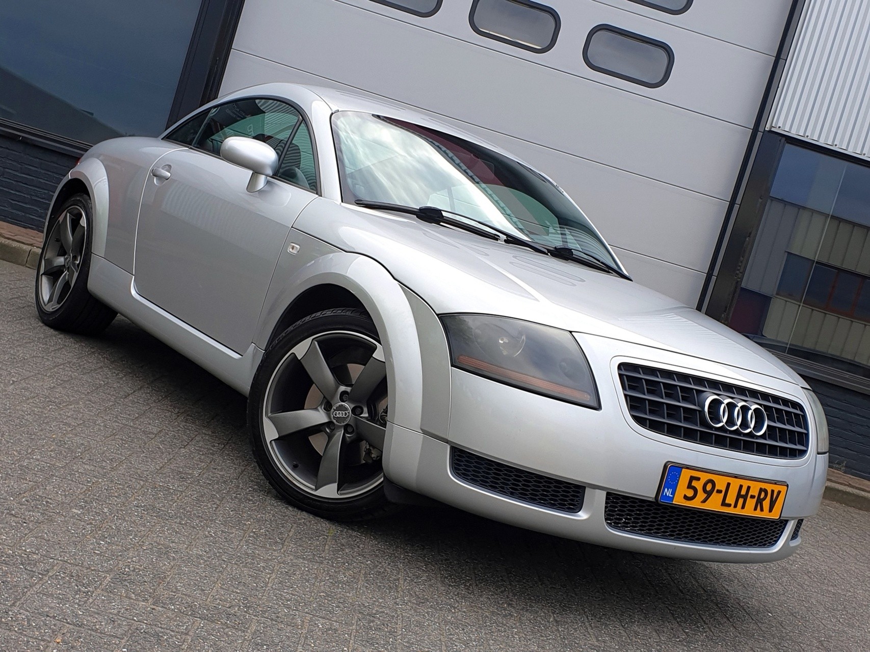 Audi Audi TT 1.8 5V Turbo *18'' Rotor velgen/climate/NAP*! 1998 - voorkant