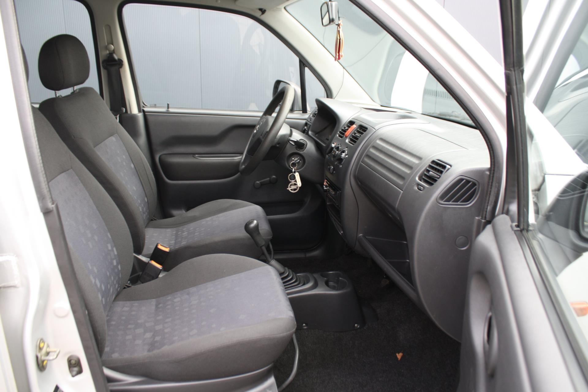 Foto van Opel Agila