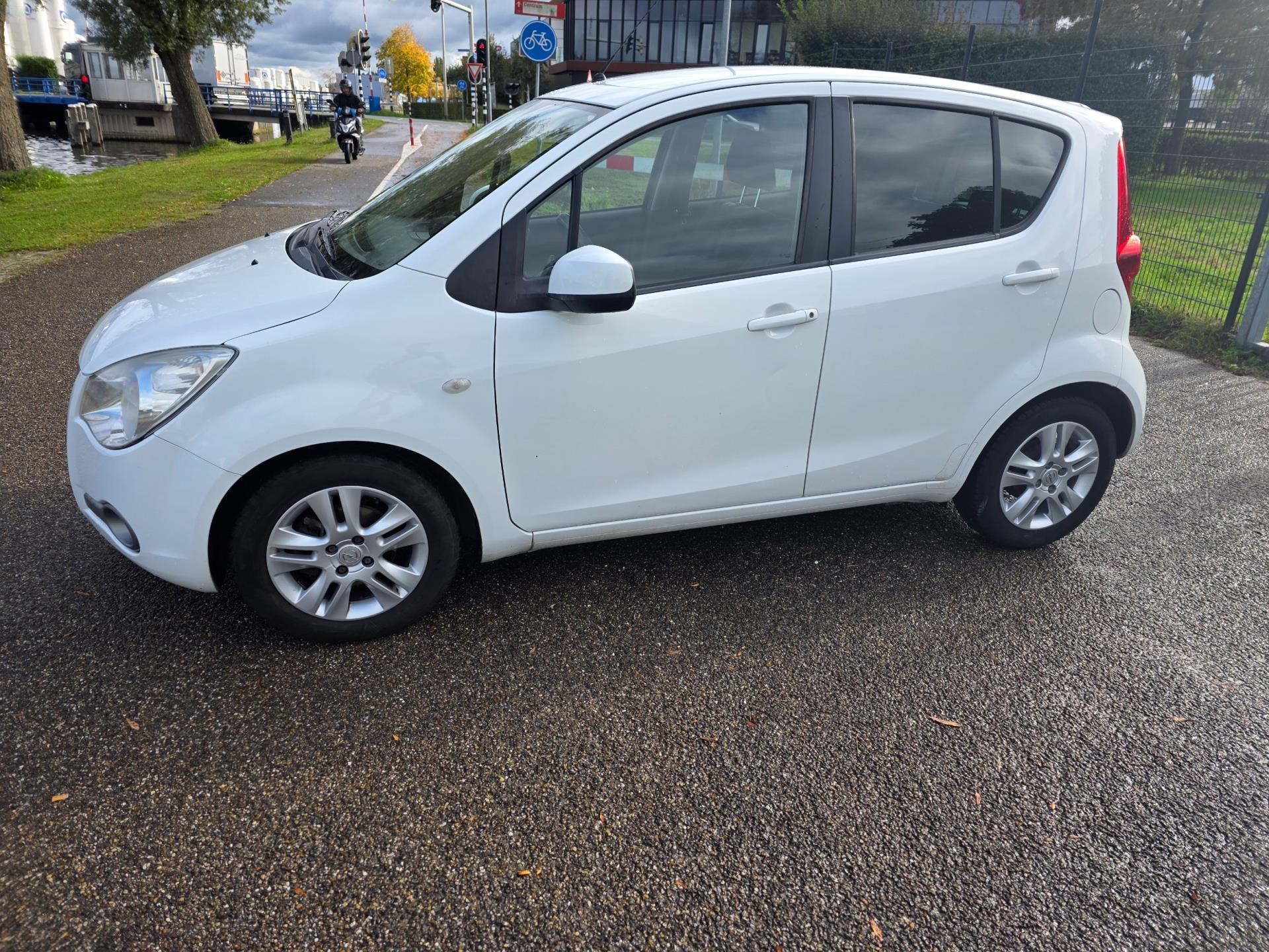 Foto van Opel Agila