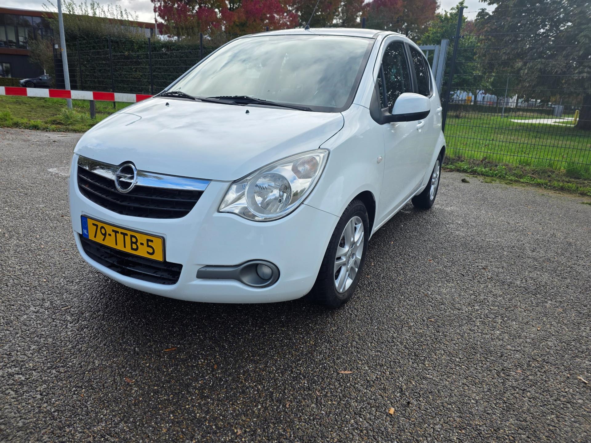 Foto van Opel Agila