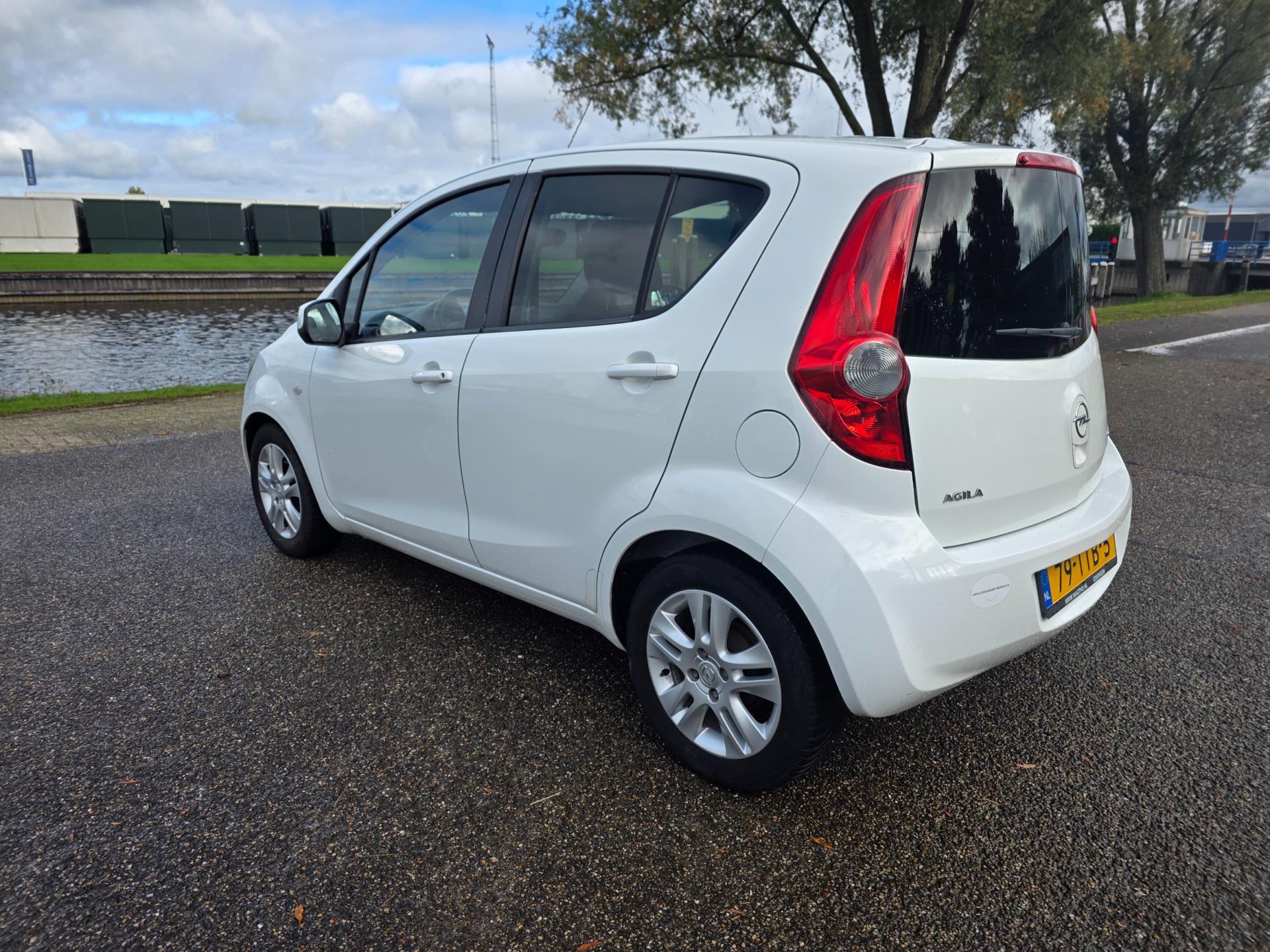 Foto van Opel Agila