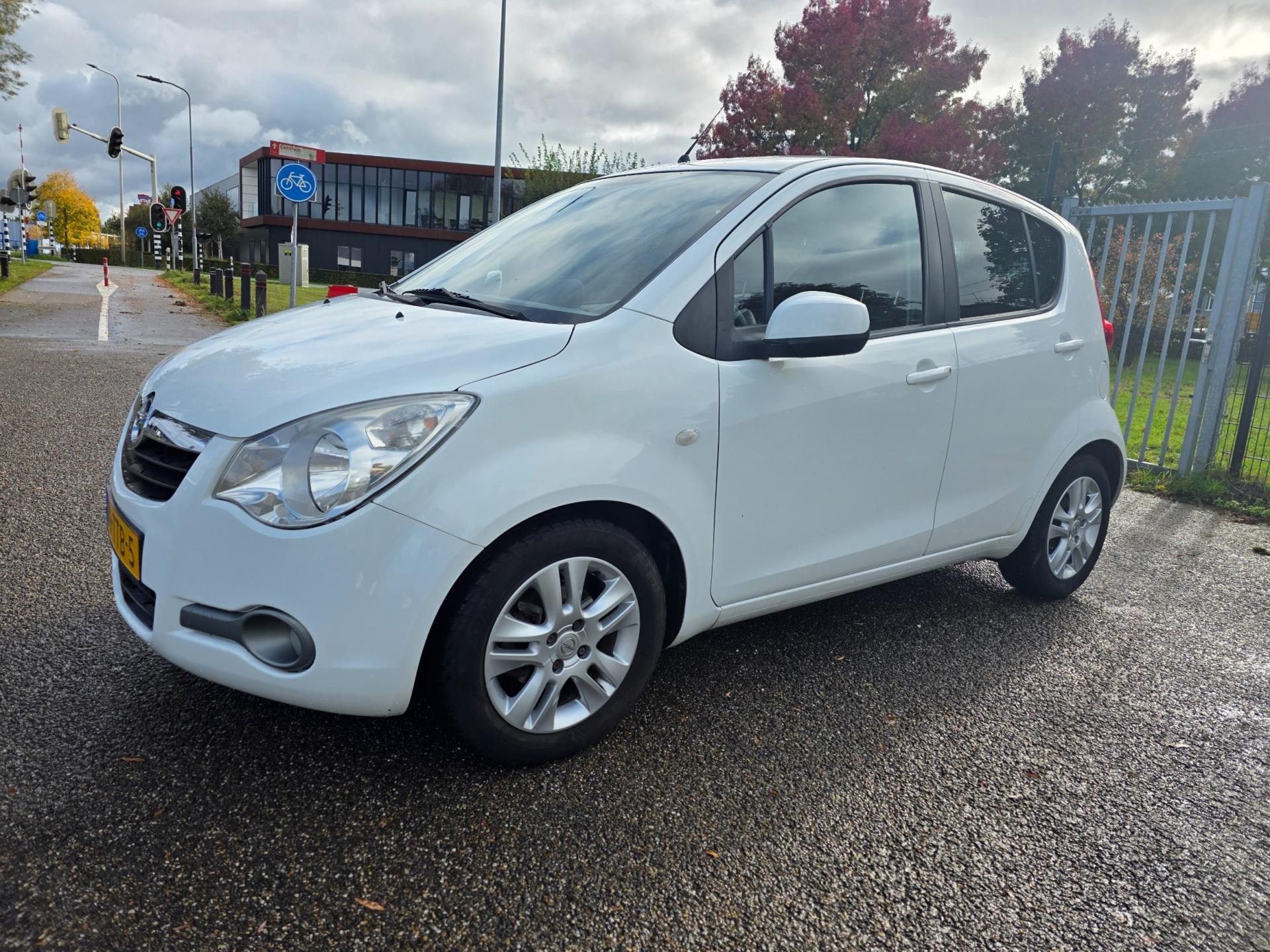 Foto van Opel Agila