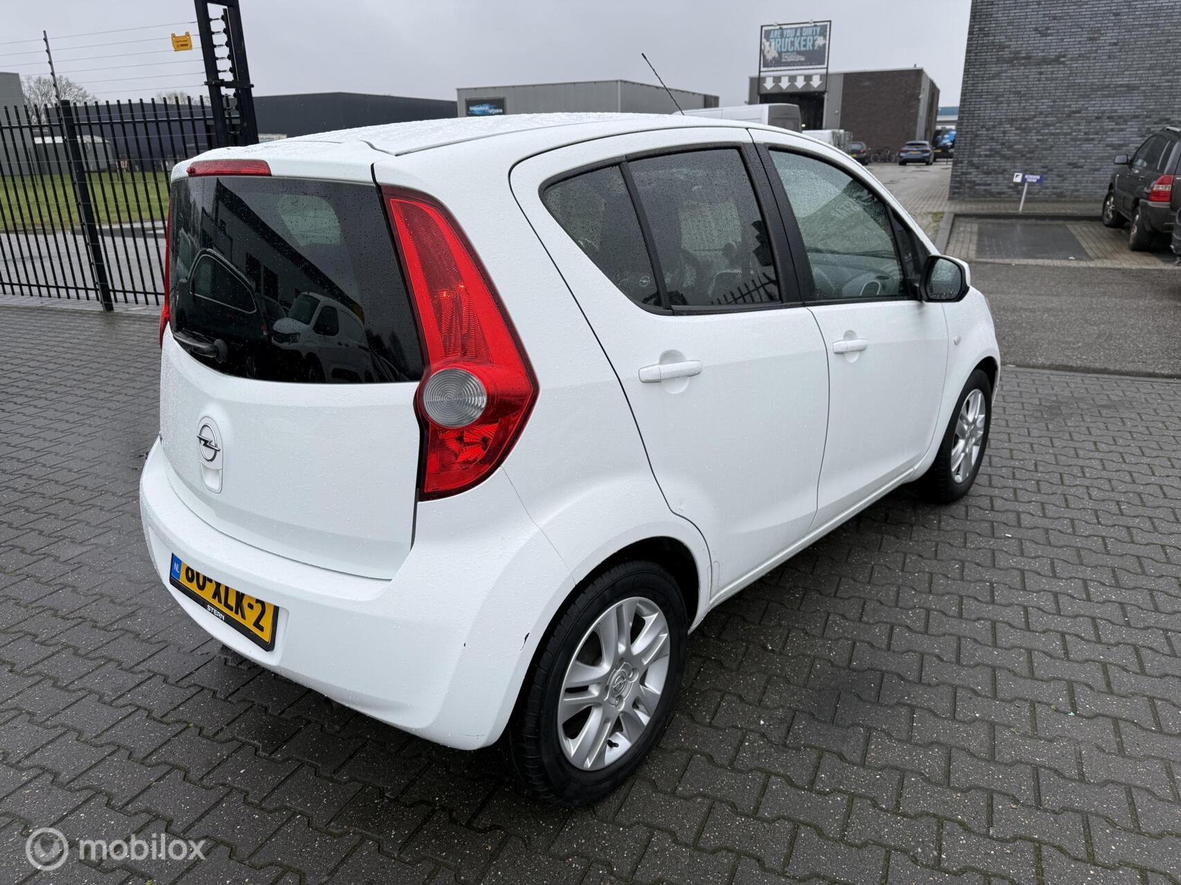 Foto van Opel Agila