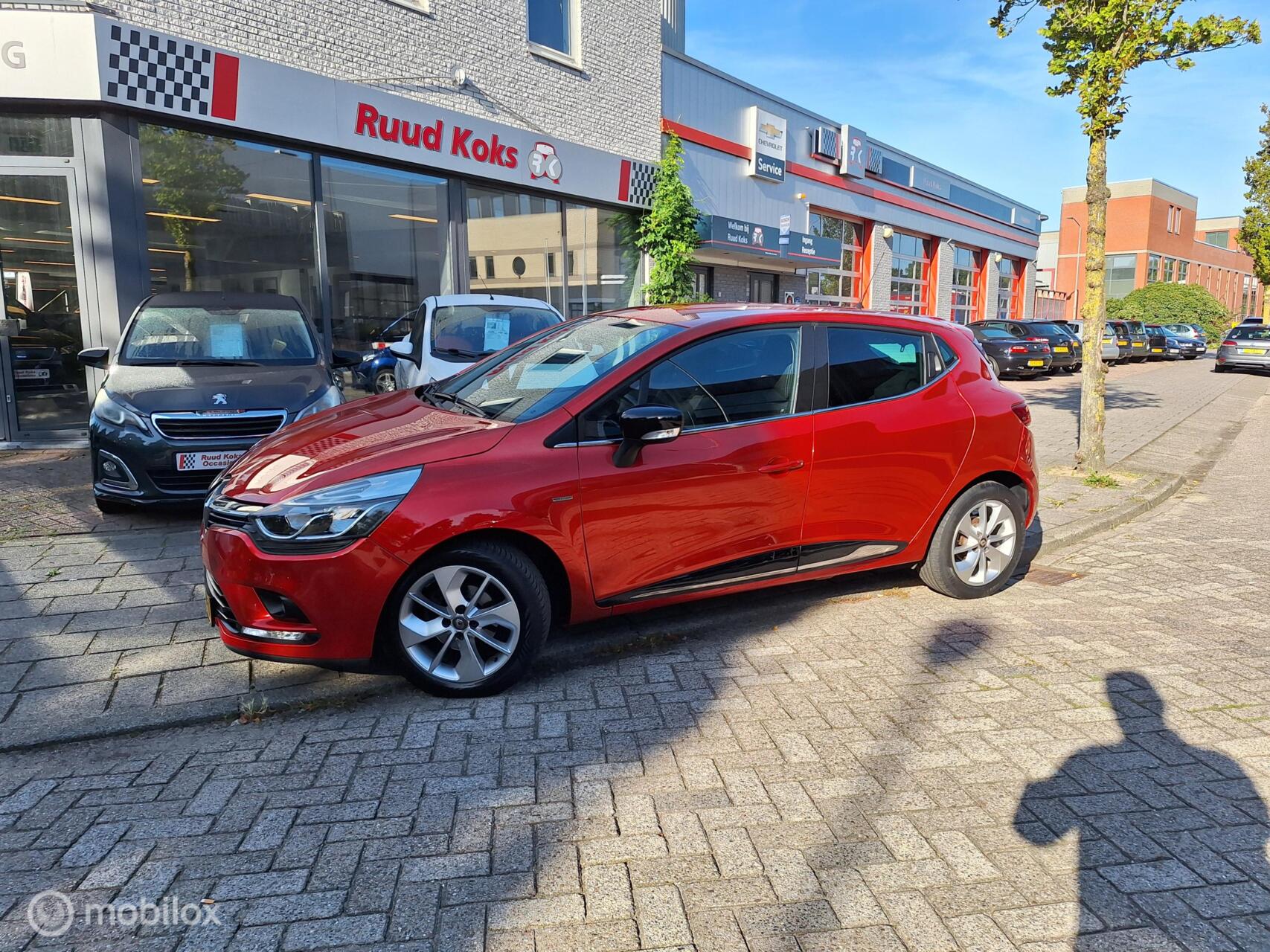 Renault Clio 0.9 TCe LIMITED / 1e Eigenaar / Cruise Control / 2016 - voorkant