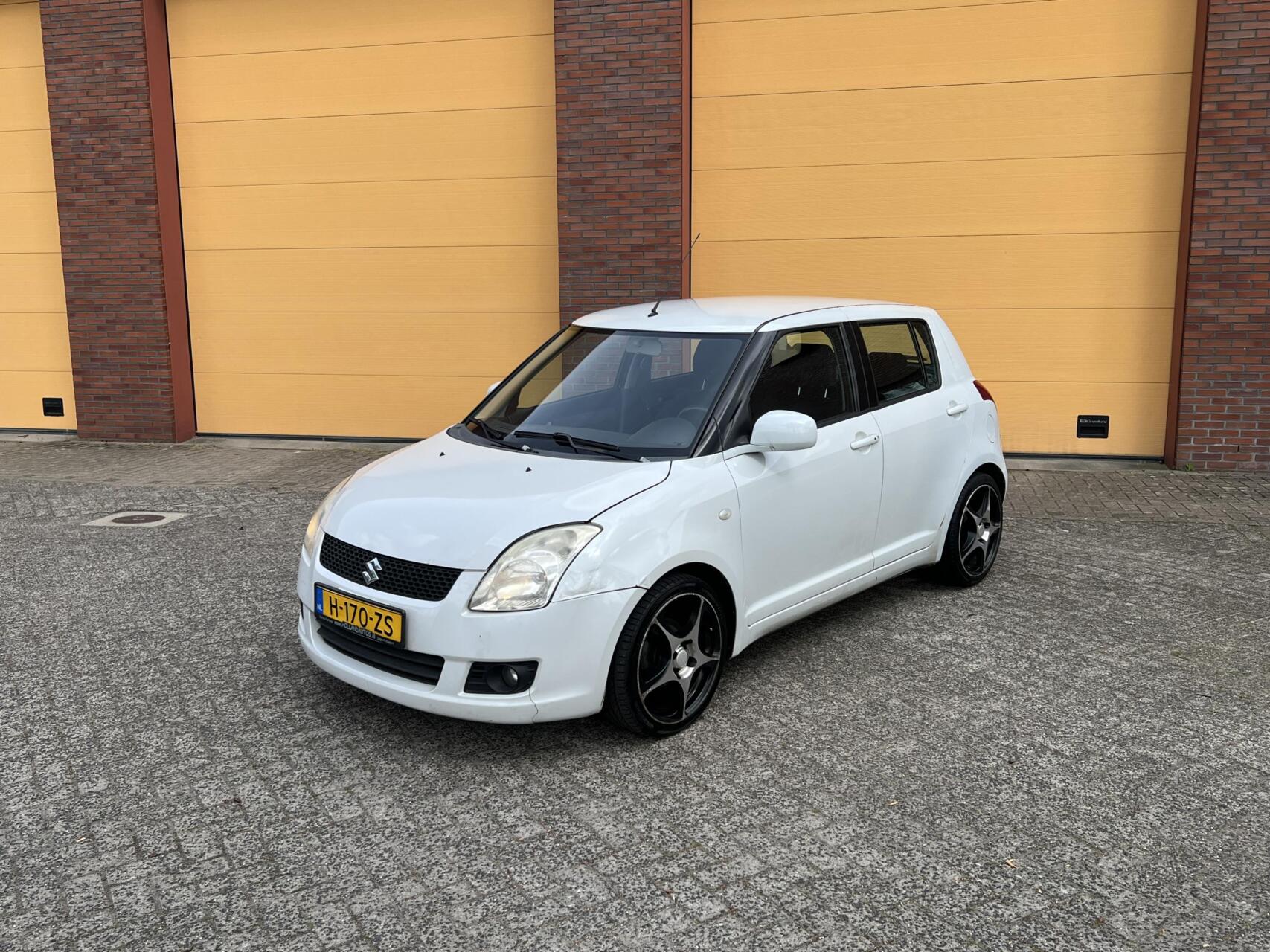 Foto van SUZUKI SWIFT