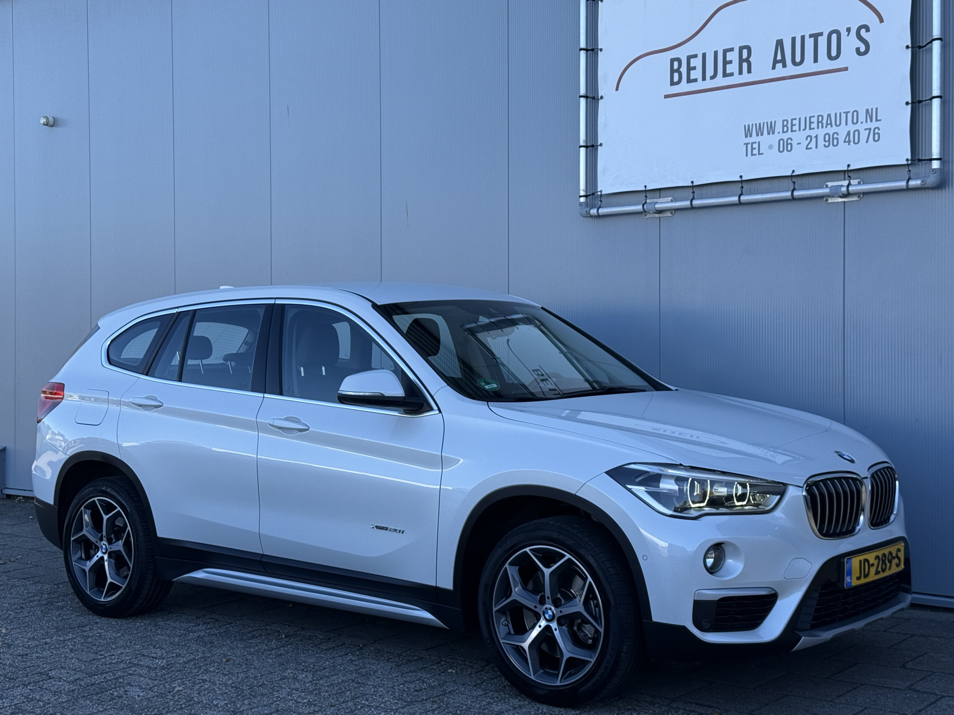 Foto van BMW X1 Xdrive20i