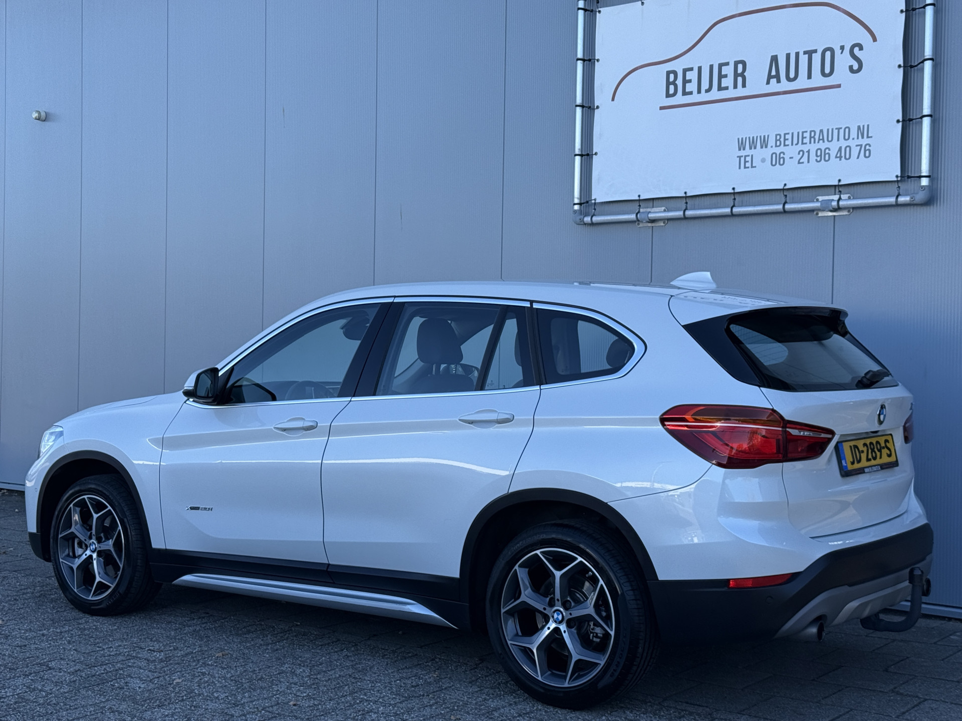 Foto van BMW X1 Xdrive20i