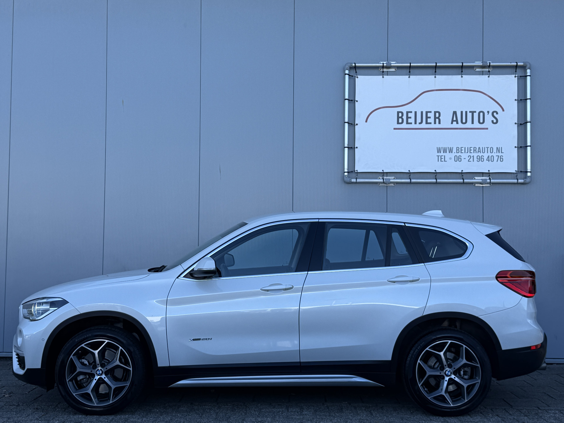 Foto van BMW X1 Xdrive20i