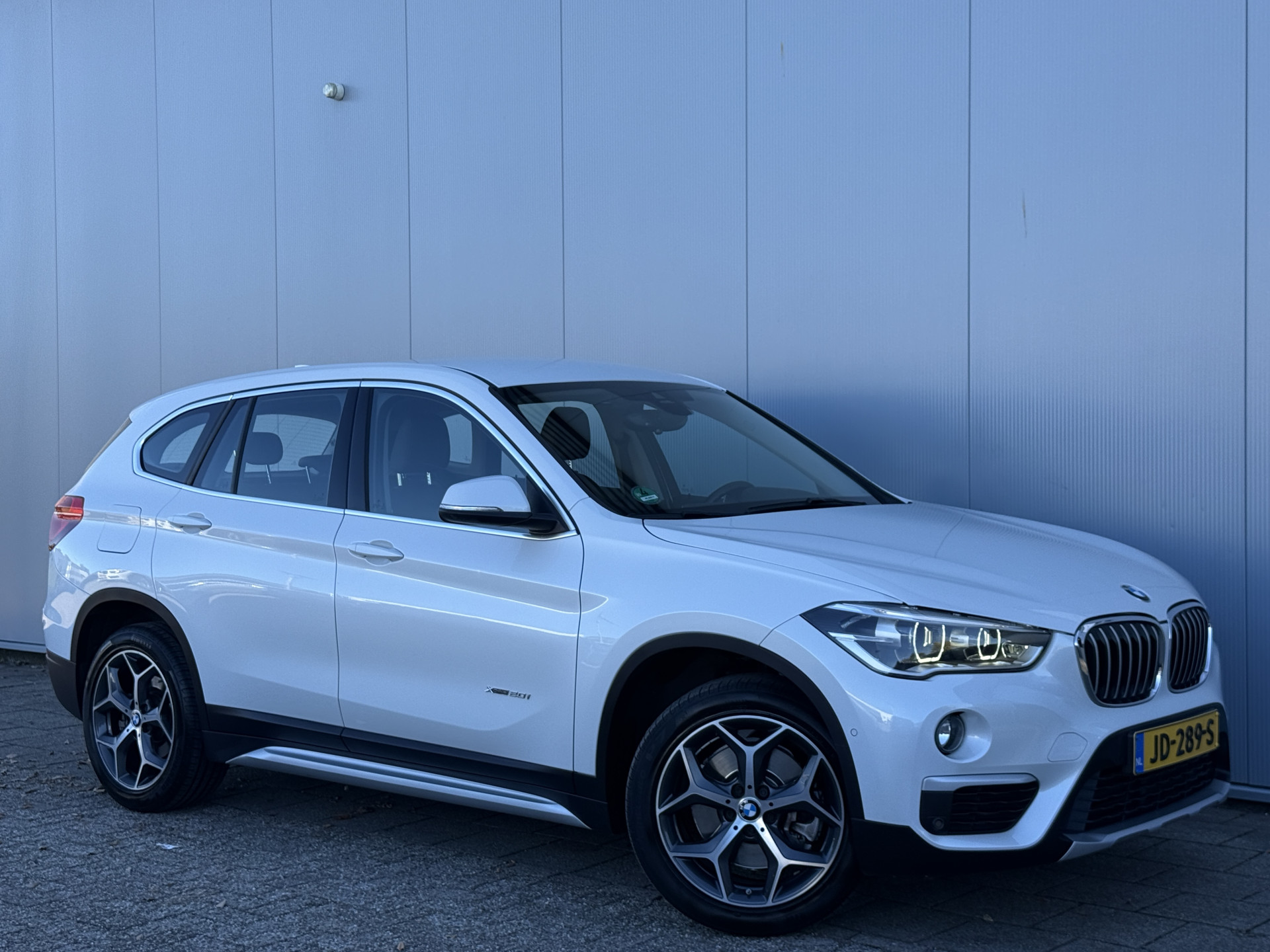 Foto van BMW X1 Xdrive20i