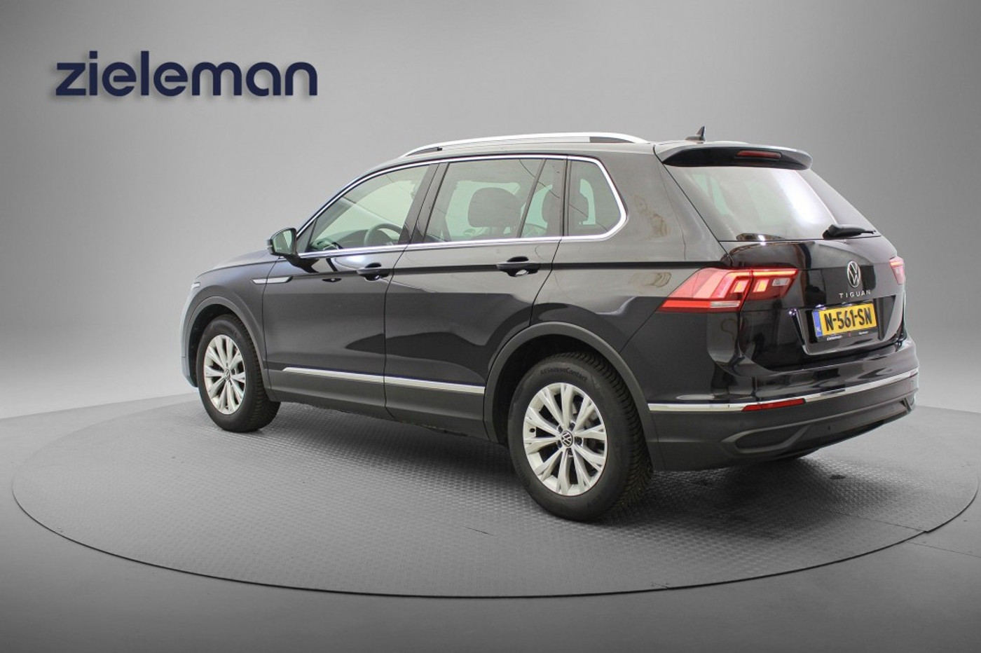 Volkswagen Tiguan 1.5 TSI Life Business - Digitaal Cockpit, Carplay, Clima, Adapt. Cruise 2022 - voorkant