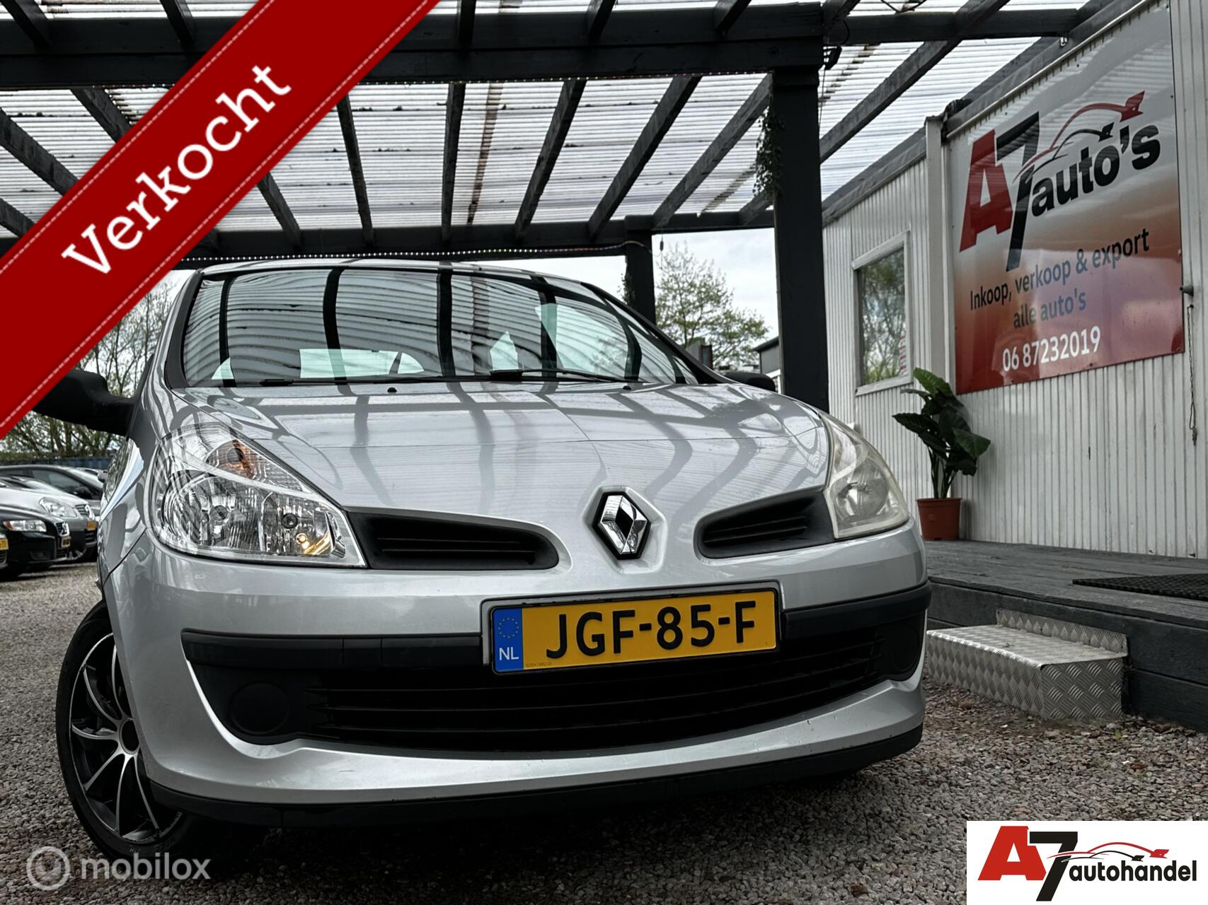 Renault Clio 1.2-16V Authentique 2009 - voorkant