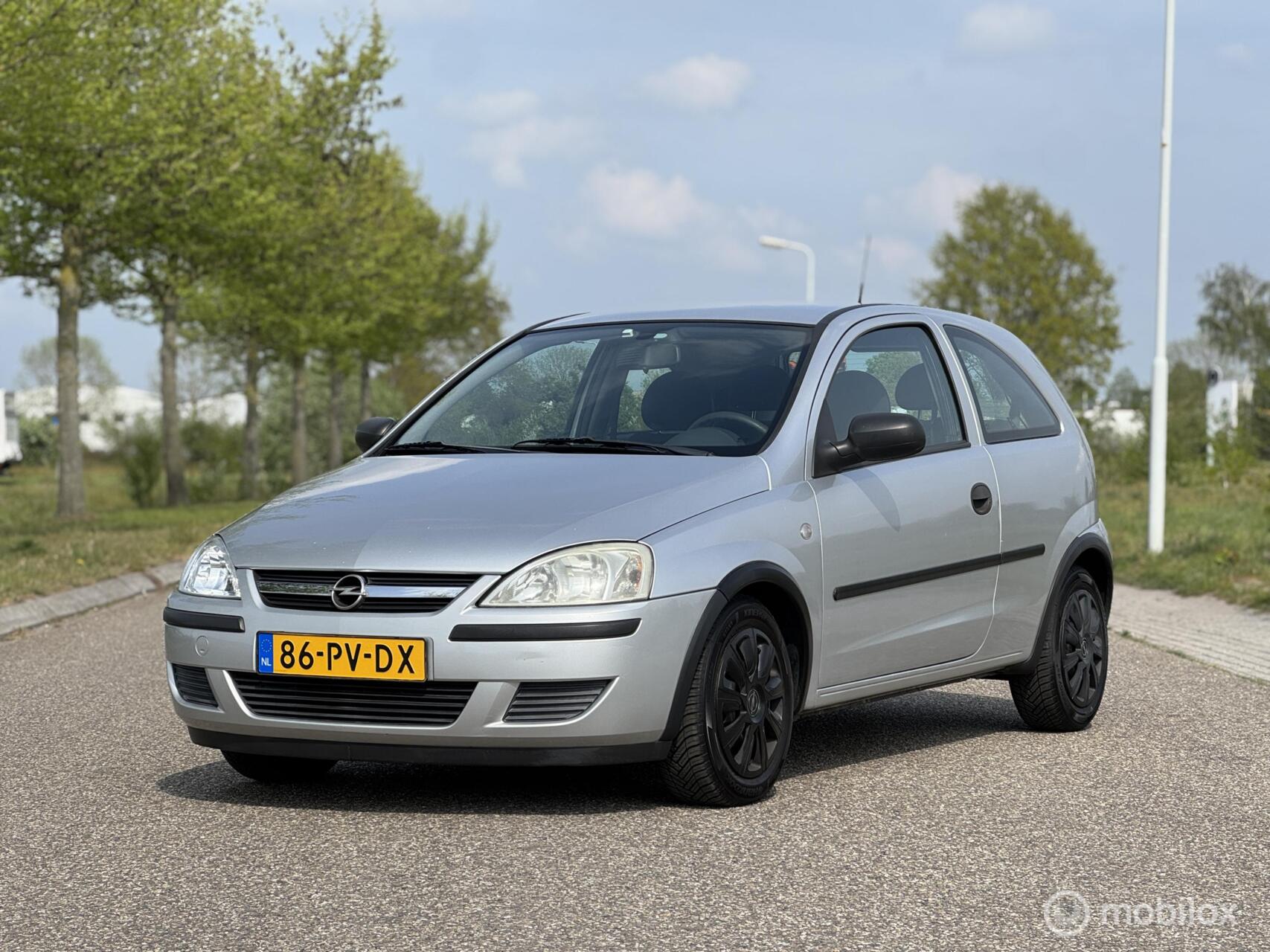 Opel Corsa-c 1.2-16V Rhythm Cruisecontrol 2004 - voorkant