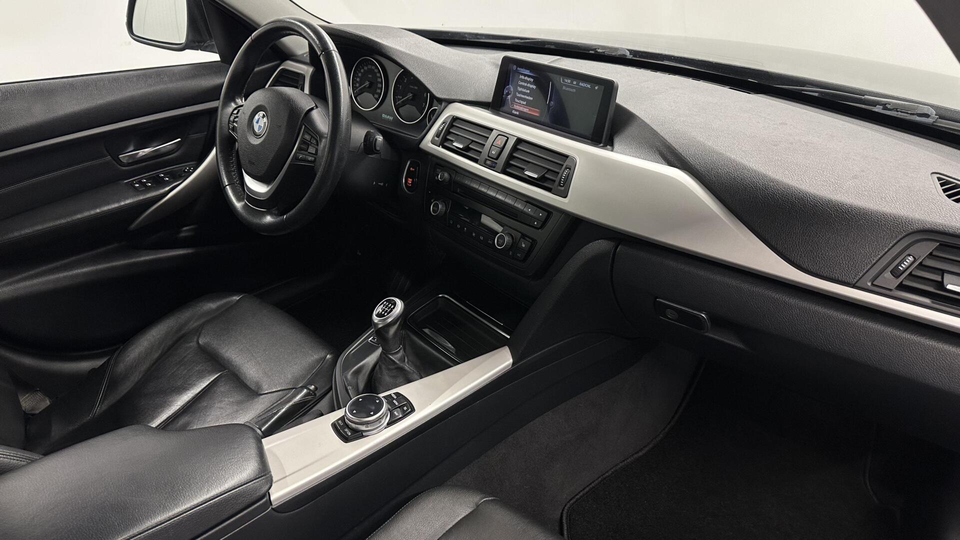 Foto van BMW 320i Ed