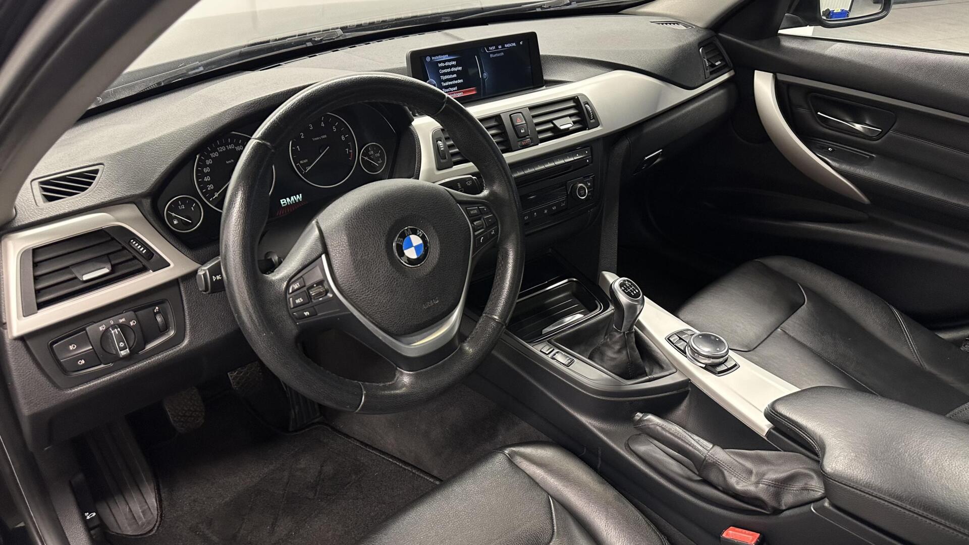 Foto van BMW 320i Ed