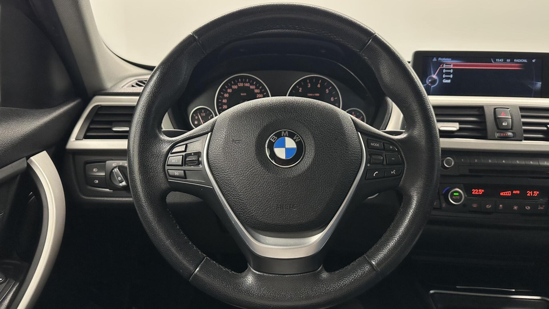 Foto van BMW 320i Ed