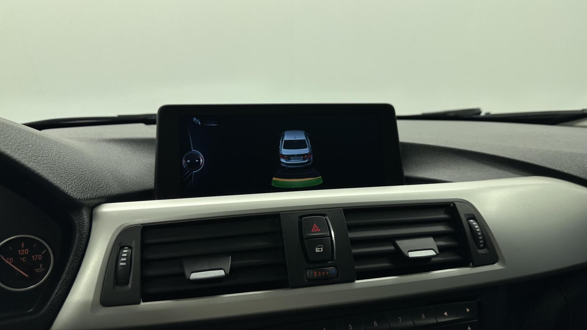 Foto van BMW 320i Ed