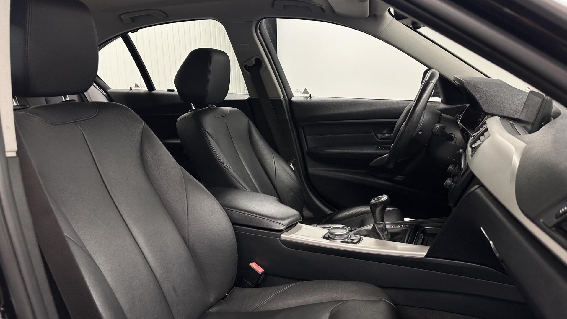 Foto van BMW 320i Ed