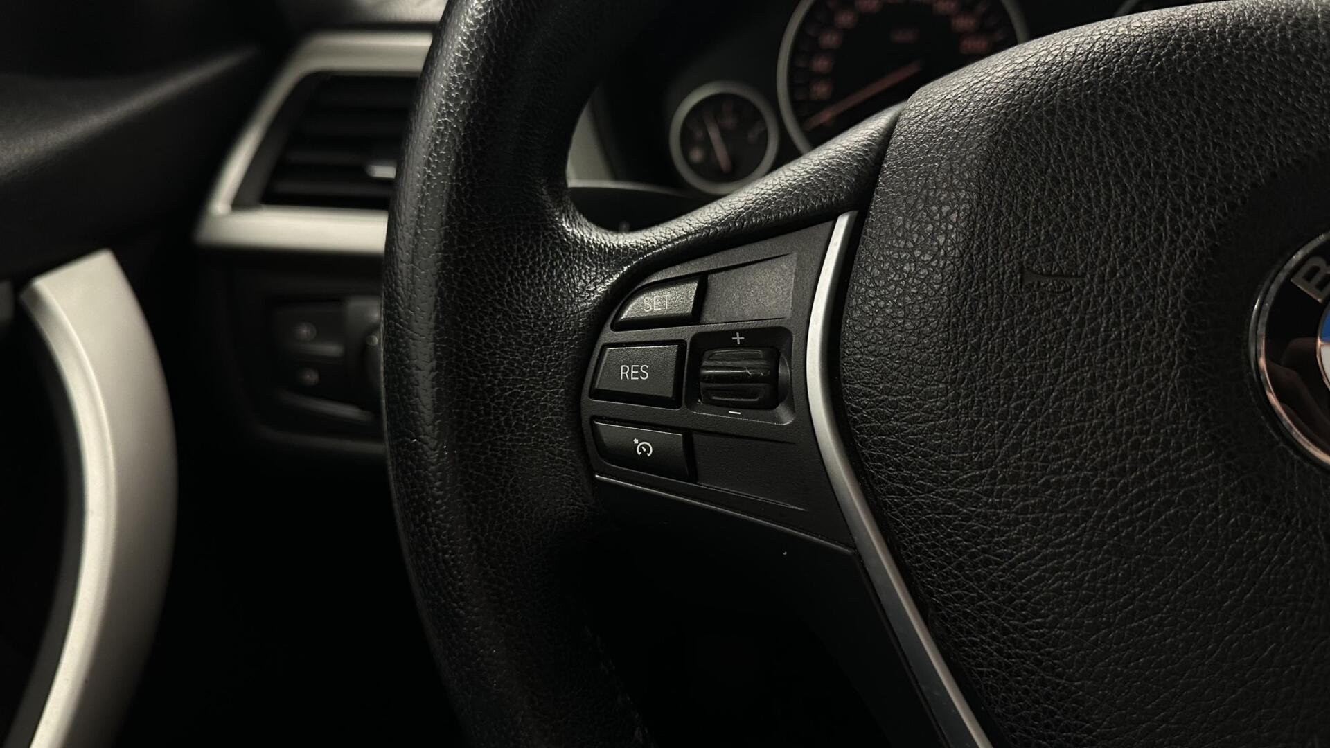 Foto van BMW 320i Ed