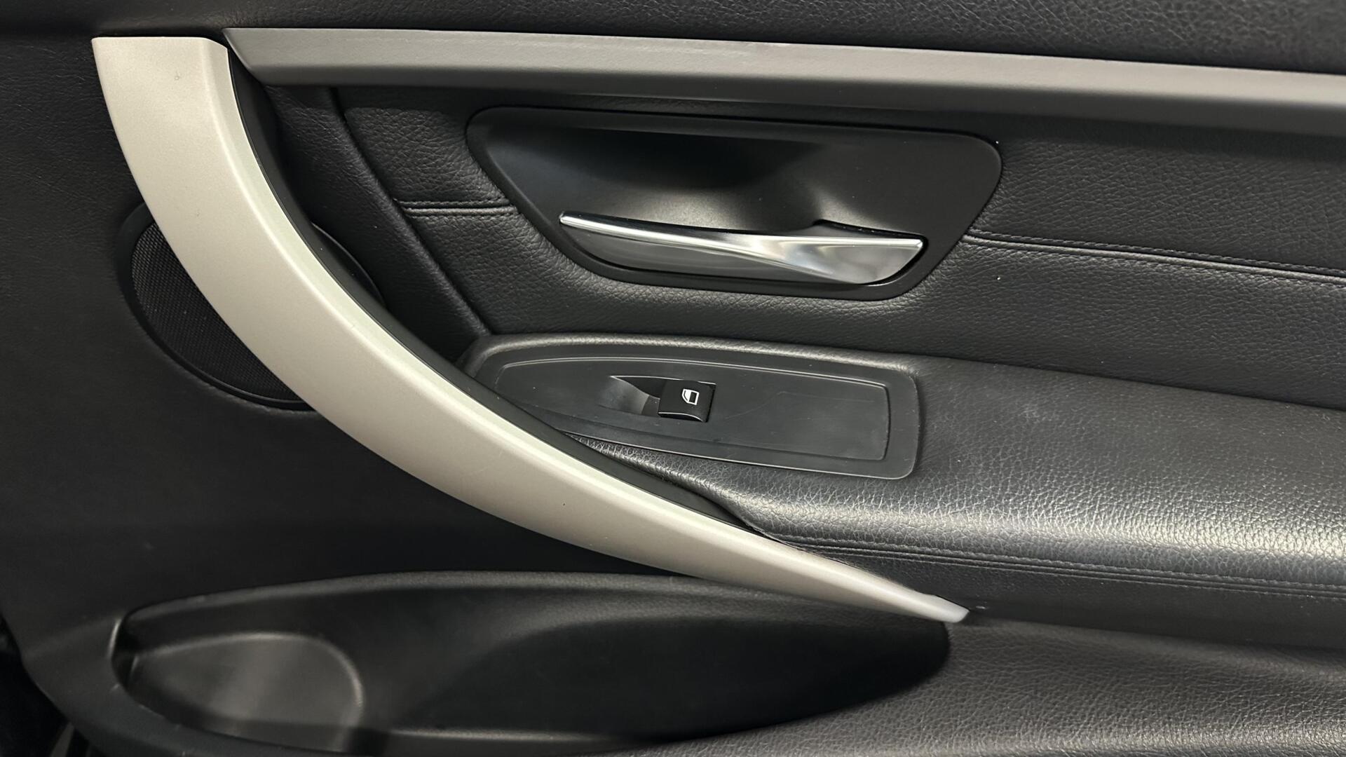 Foto van BMW 320i Ed