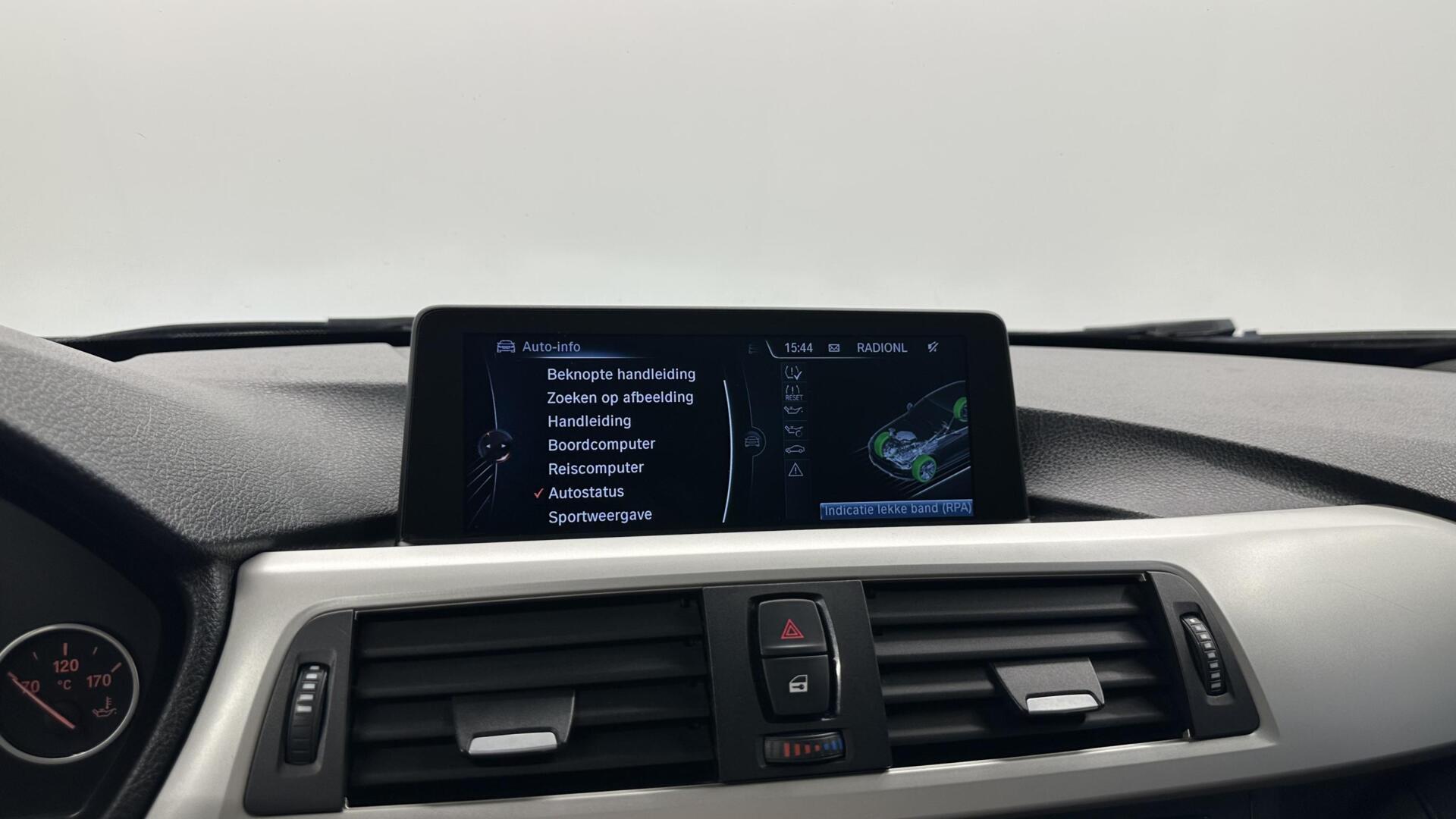 Foto van BMW 320i Ed